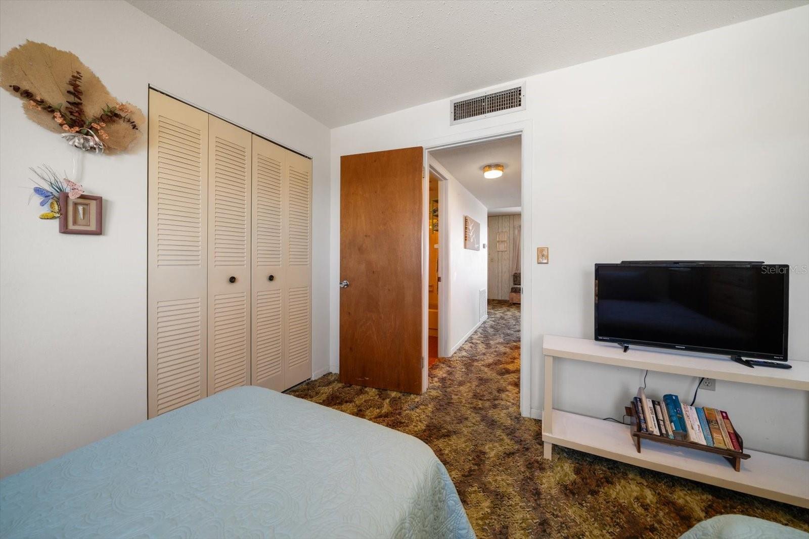 Image 21 of 28 For 8200 Bayshore Drive 9