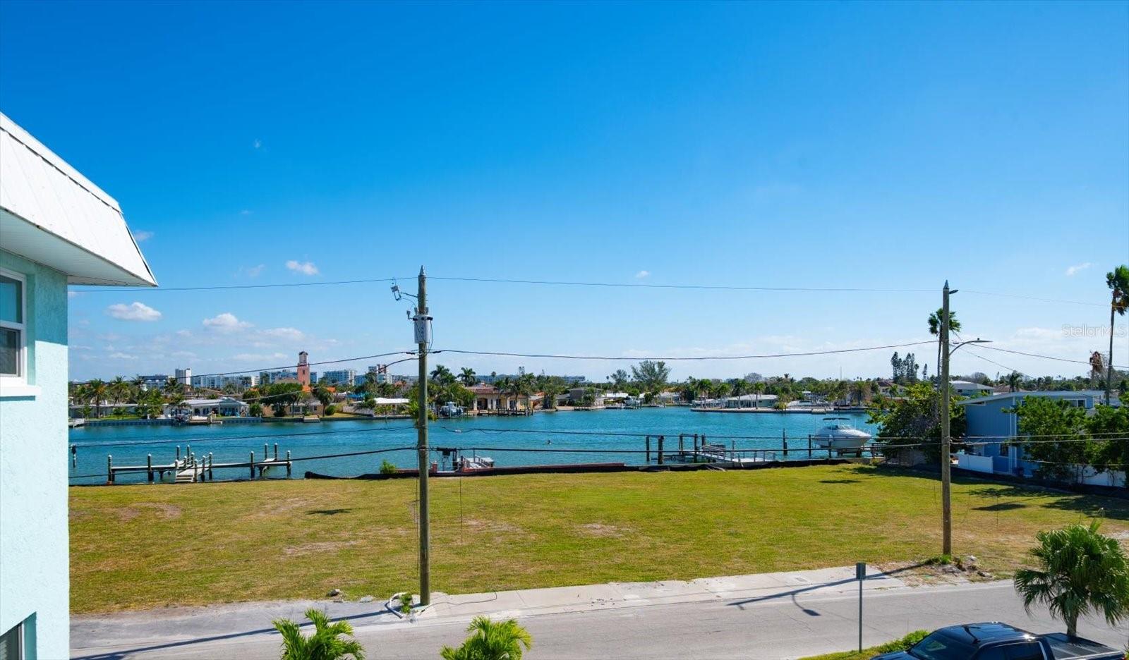 Image 5 of 28 For 8200 Bayshore Drive 9