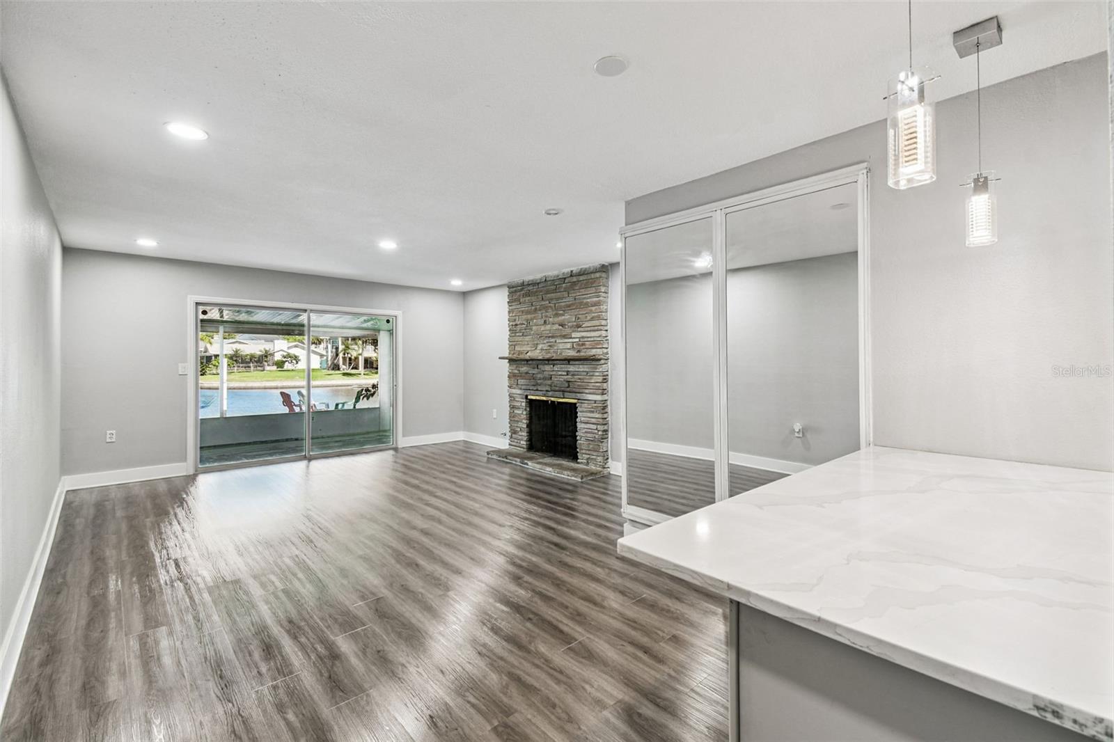 Image 24 of 97 For 4247 Floramar Terrace