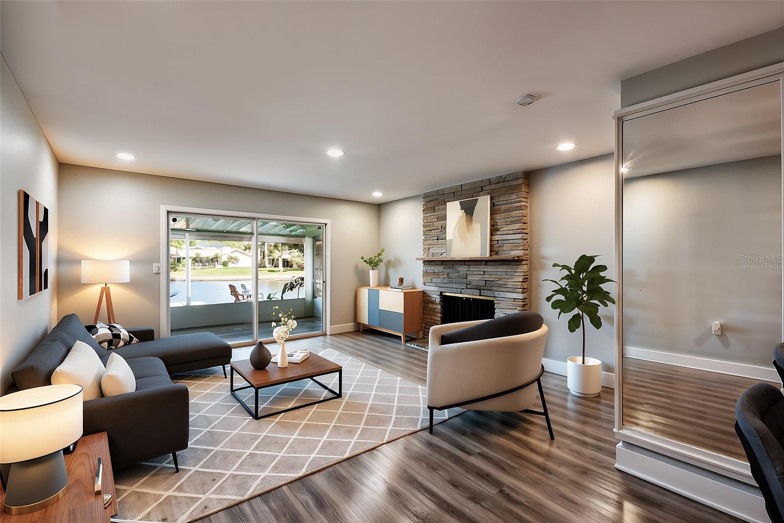 Image 25 of 97 For 4247 Floramar Terrace