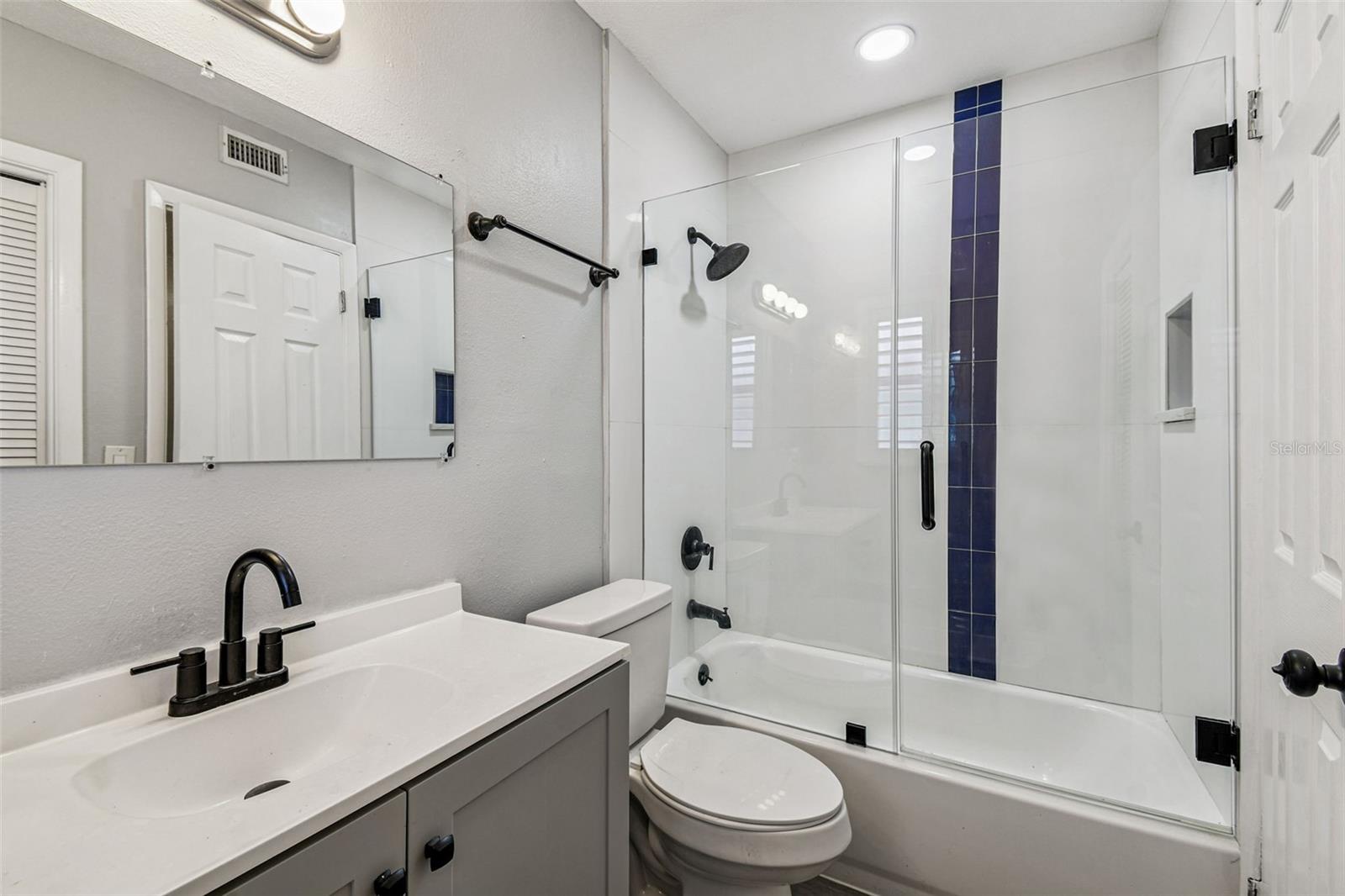 Image 37 of 97 For 4247 Floramar Terrace