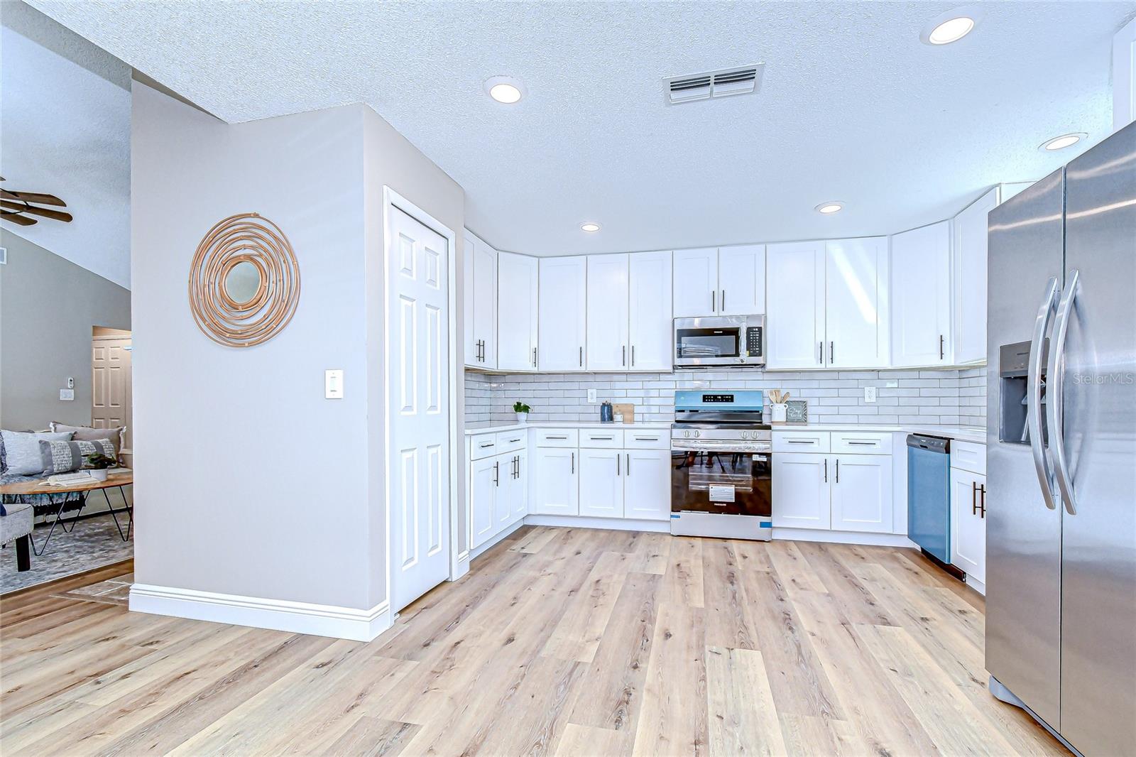 Image 15 of 30 For 10825 Venice Circle