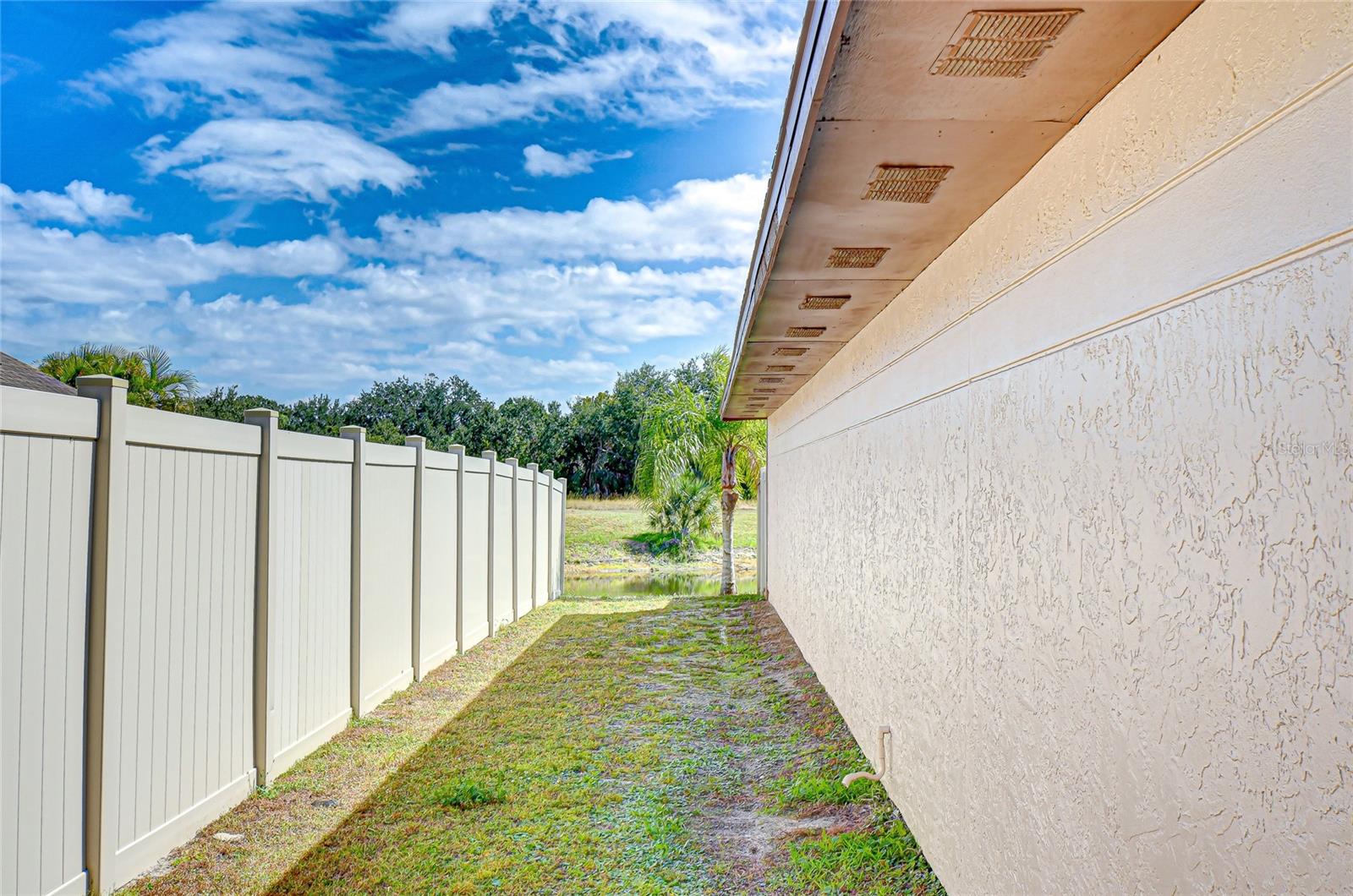 Image 25 of 30 For 10825 Venice Circle