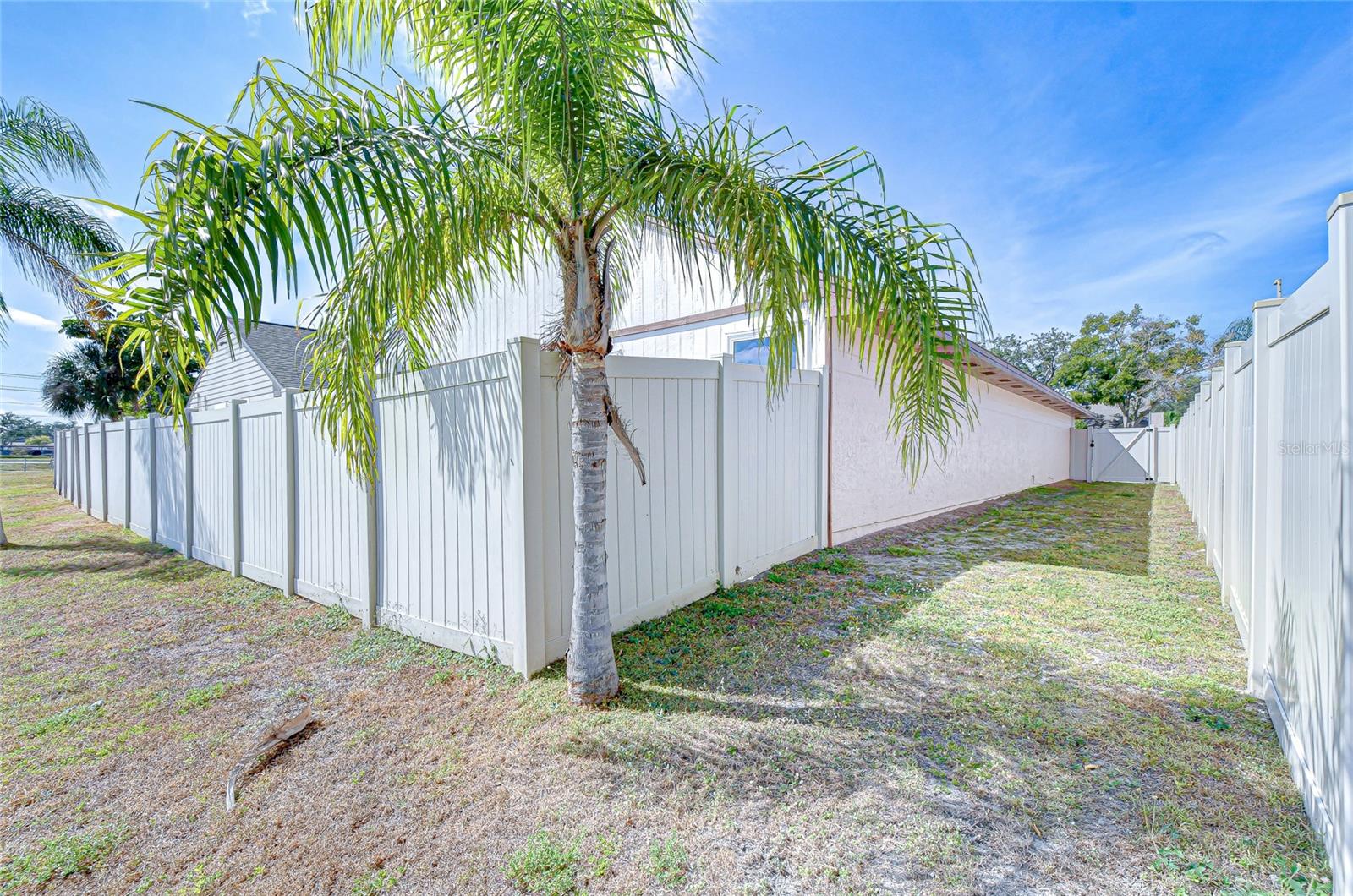 Image 27 of 30 For 10825 Venice Circle