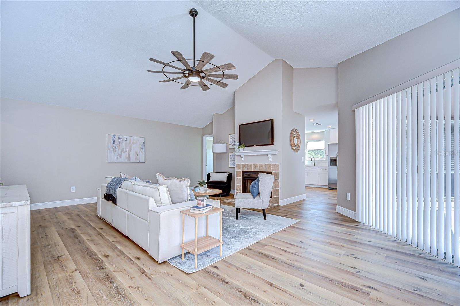 Image 8 of 30 For 10825 Venice Circle