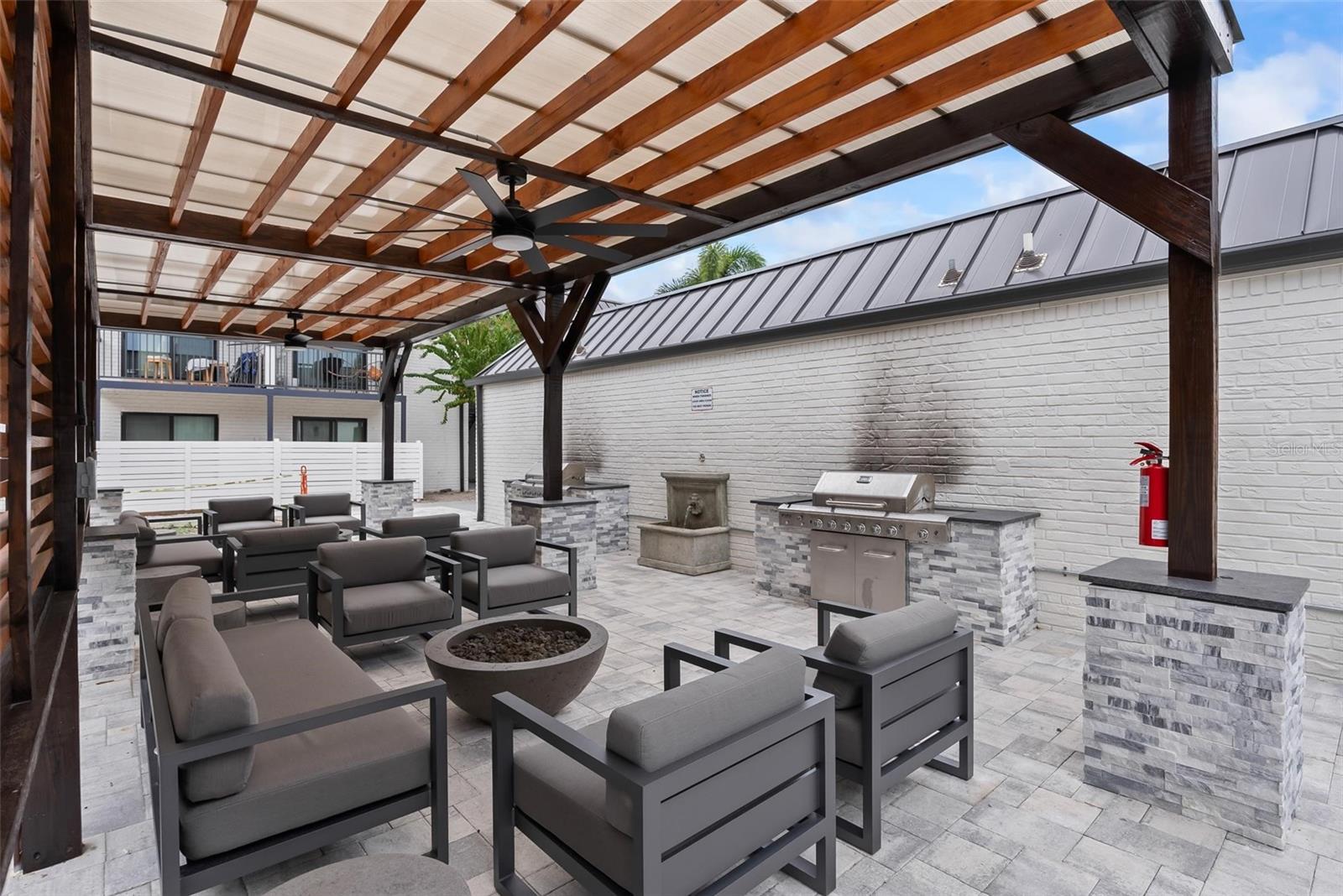 Image 12 of 14 For 3909 Cleveland Street 213