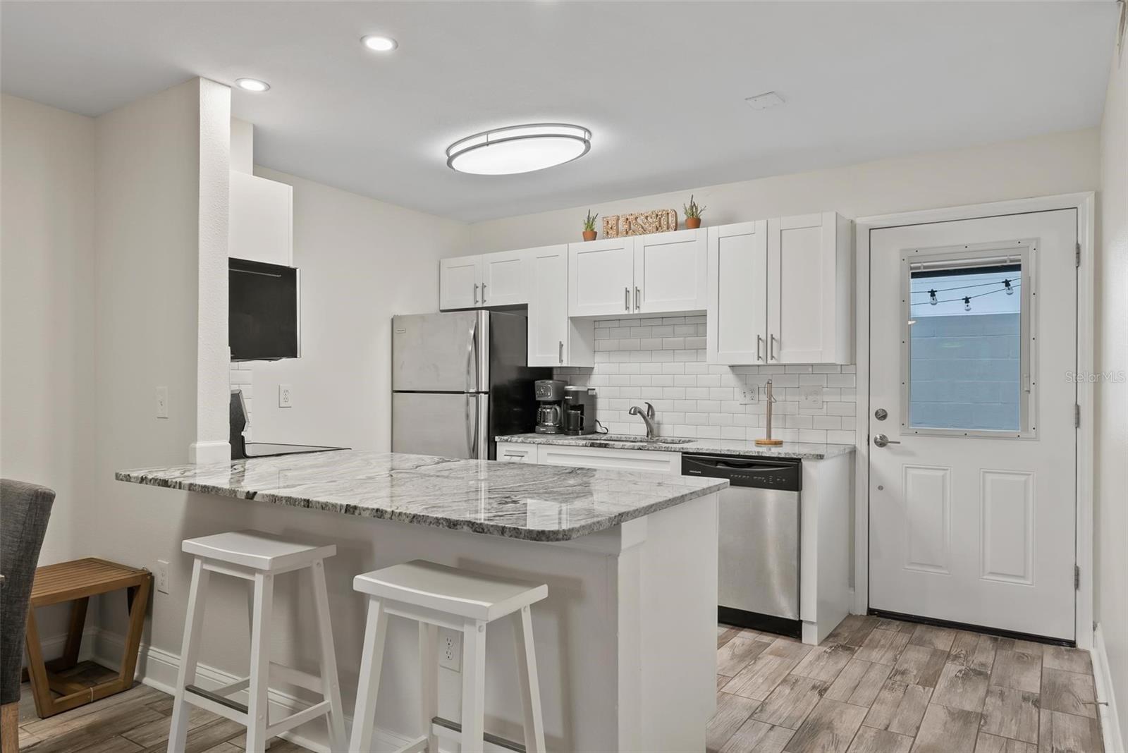 Image 5 of 14 For 3909 Cleveland Street 213