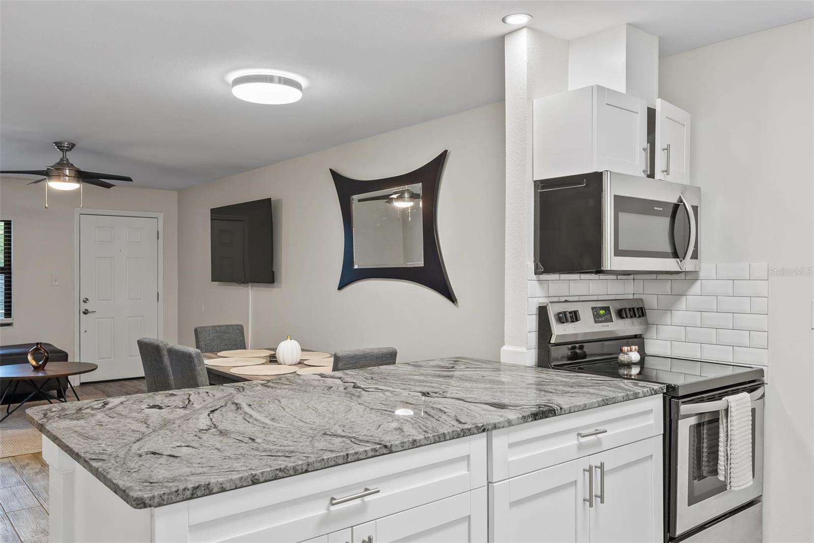 Image 6 of 14 For 3909 Cleveland Street 213