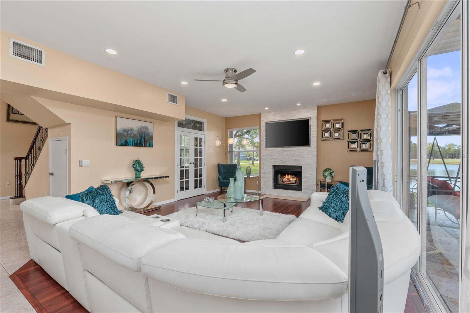 Image 43 of 79 For 15624 Eastbourn Drive