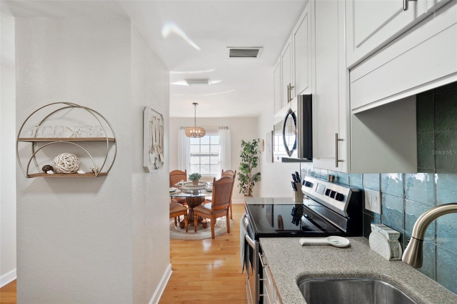 Image 10 of 36 For 5102 Coquina Key Drive Se D
