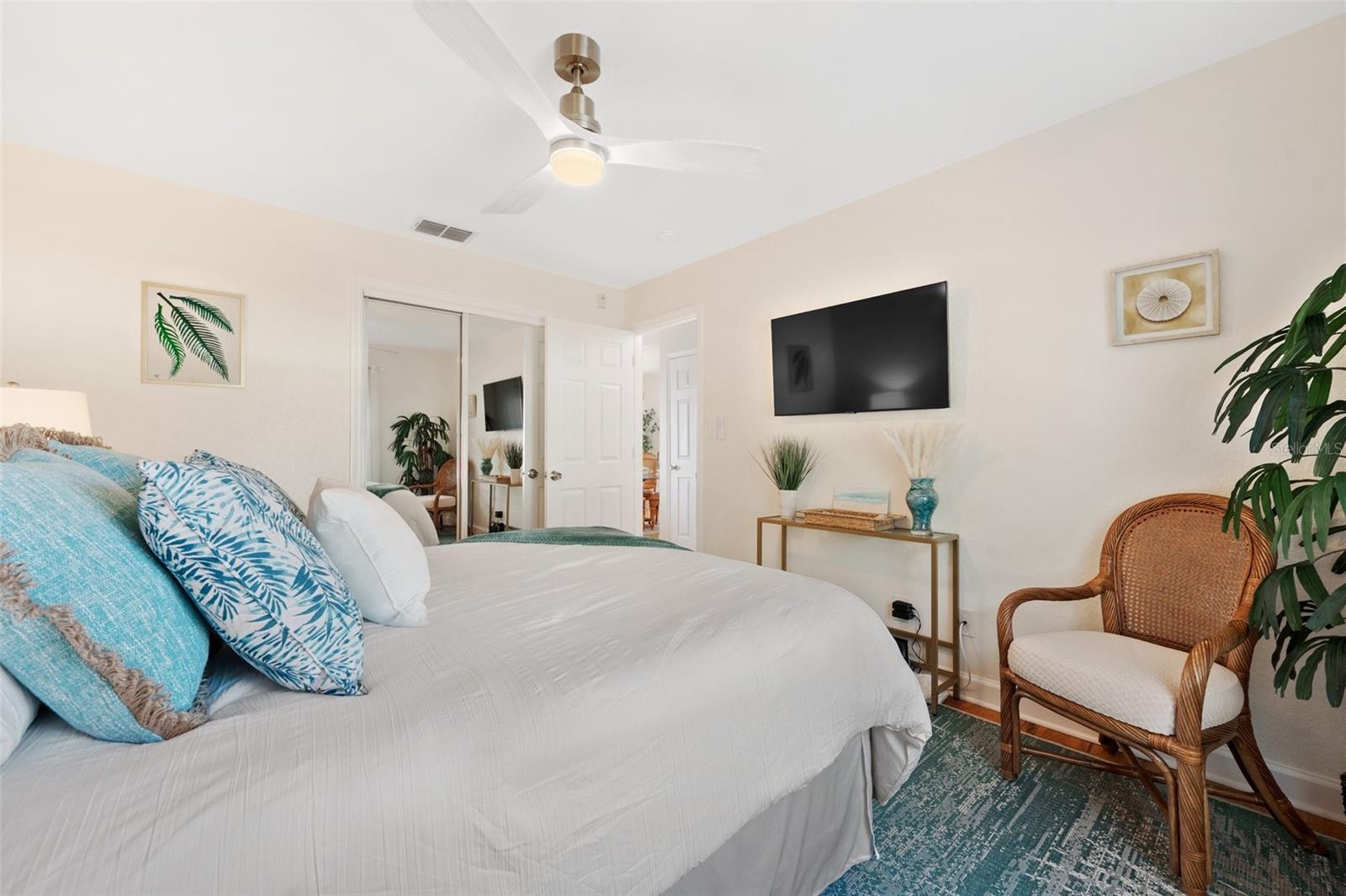 Image 20 of 36 For 5102 Coquina Key Drive Se D