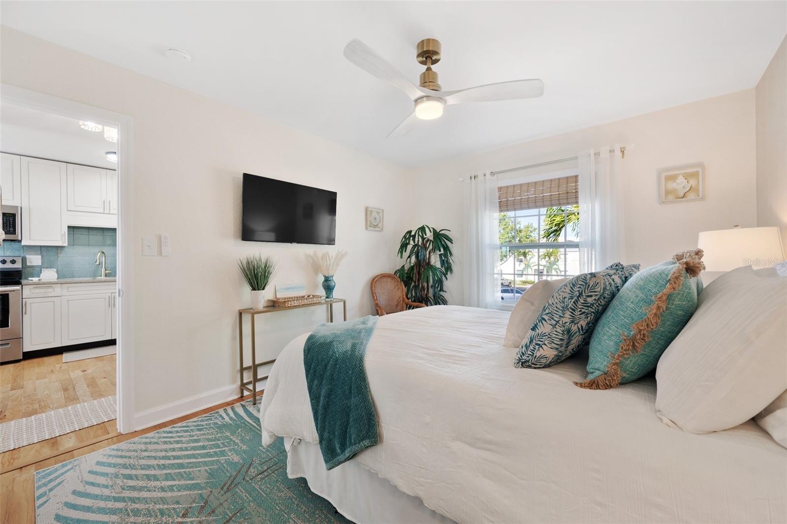Image 21 of 36 For 5102 Coquina Key Drive Se D