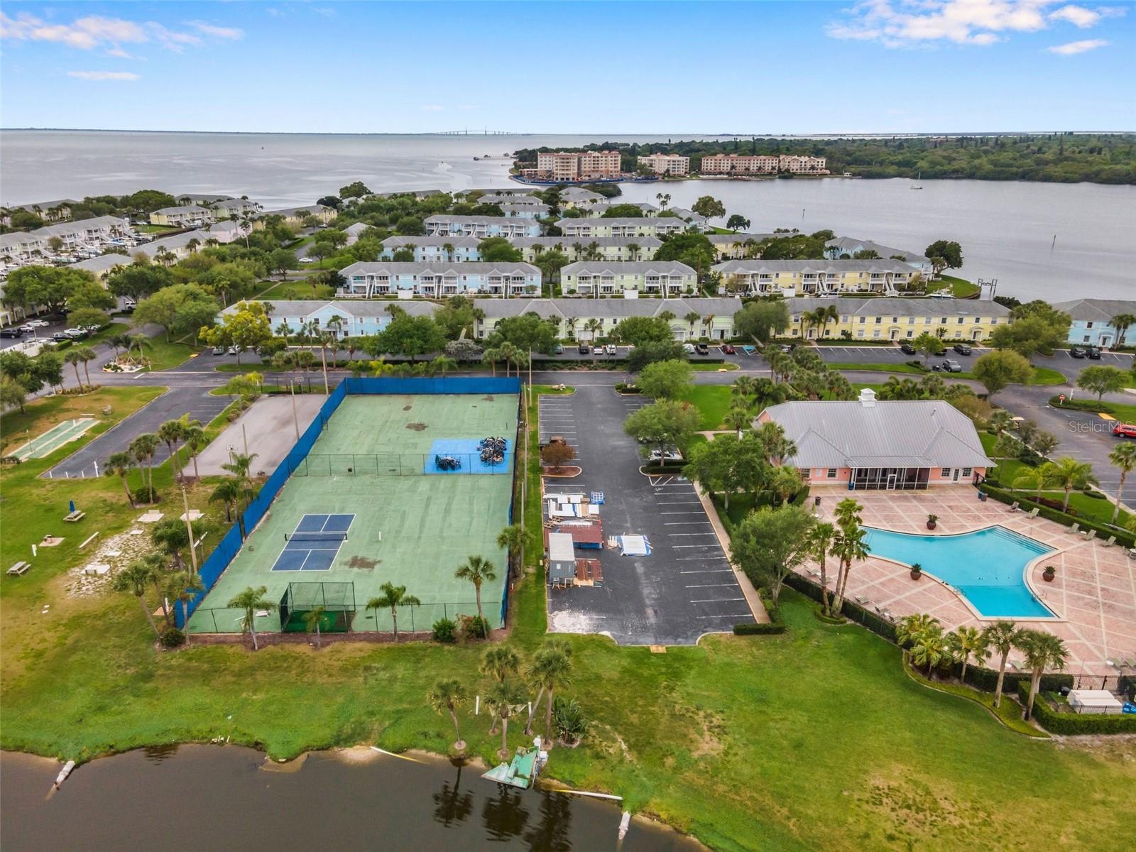 Image 28 of 36 For 5102 Coquina Key Drive Se D