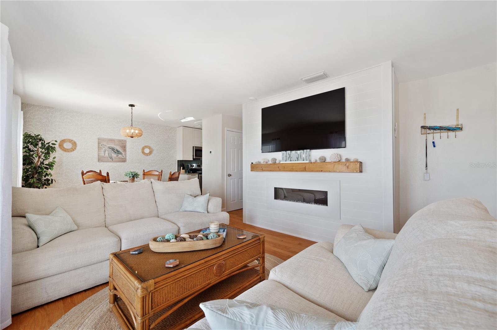Image 4 of 36 For 5102 Coquina Key Drive Se D