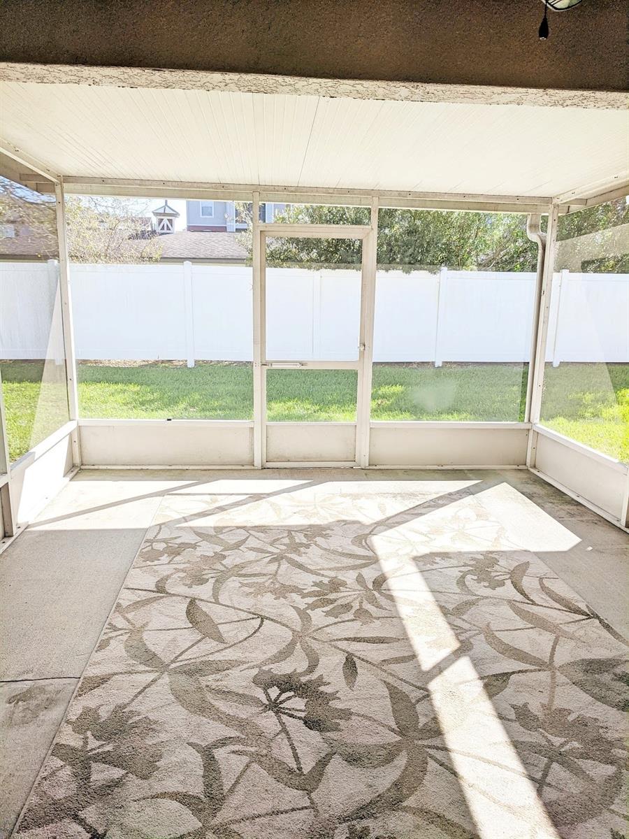 Image 11 of 14 For 555 Kensington Lake Circle