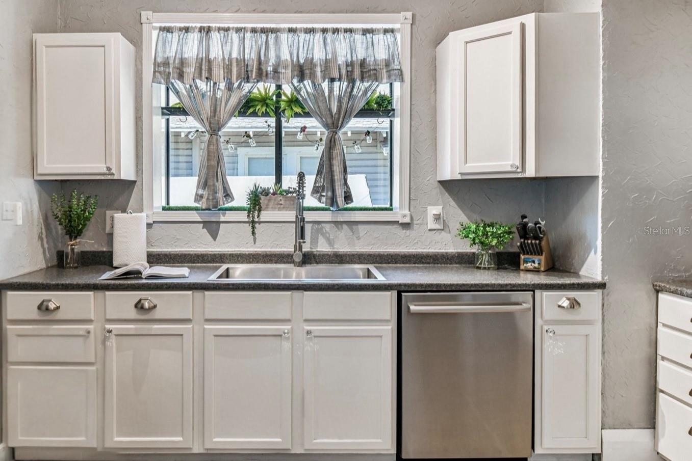 Image 18 of 45 For 906 Hamilton Avenue