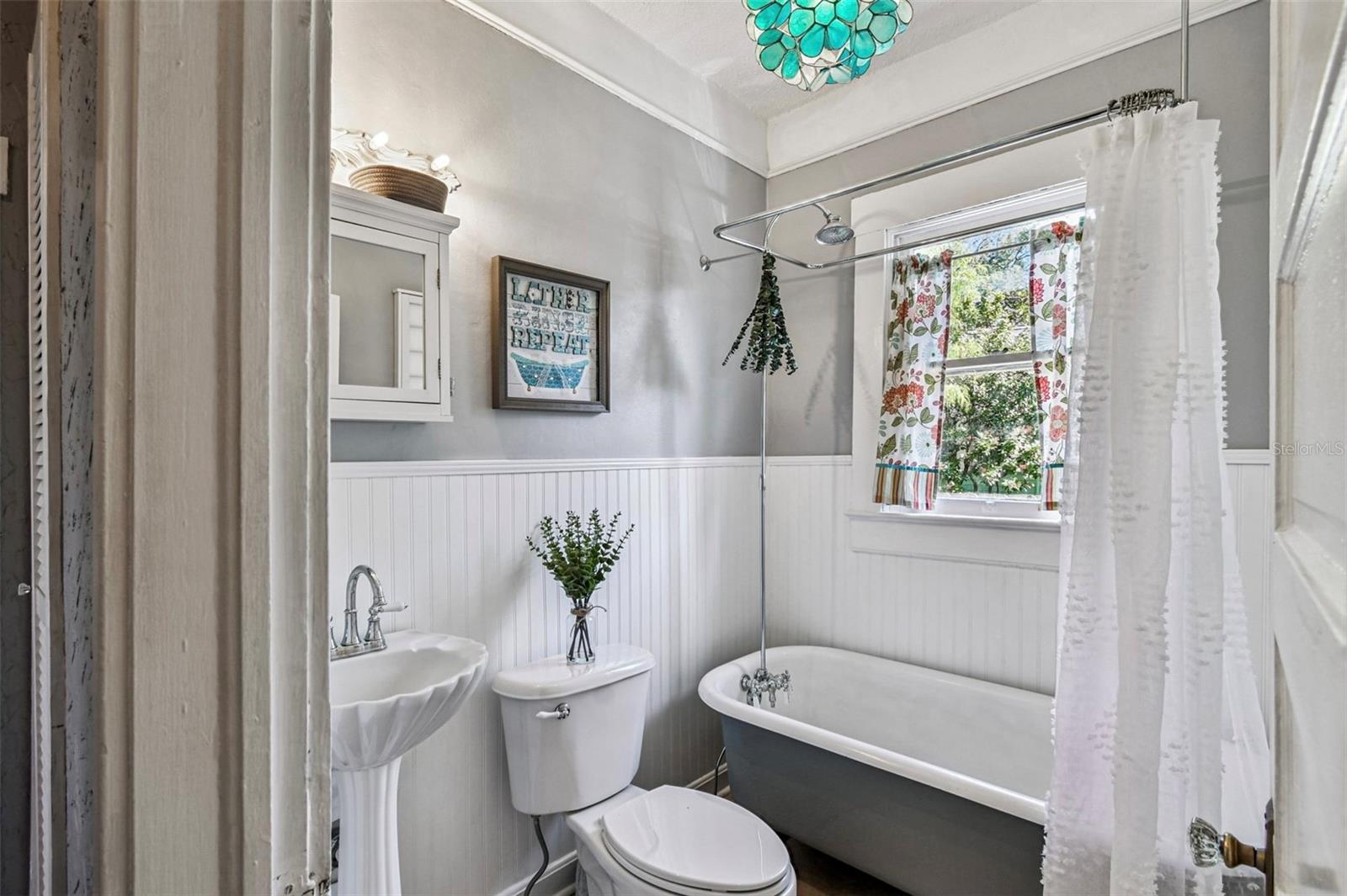 Image 22 of 45 For 906 Hamilton Avenue