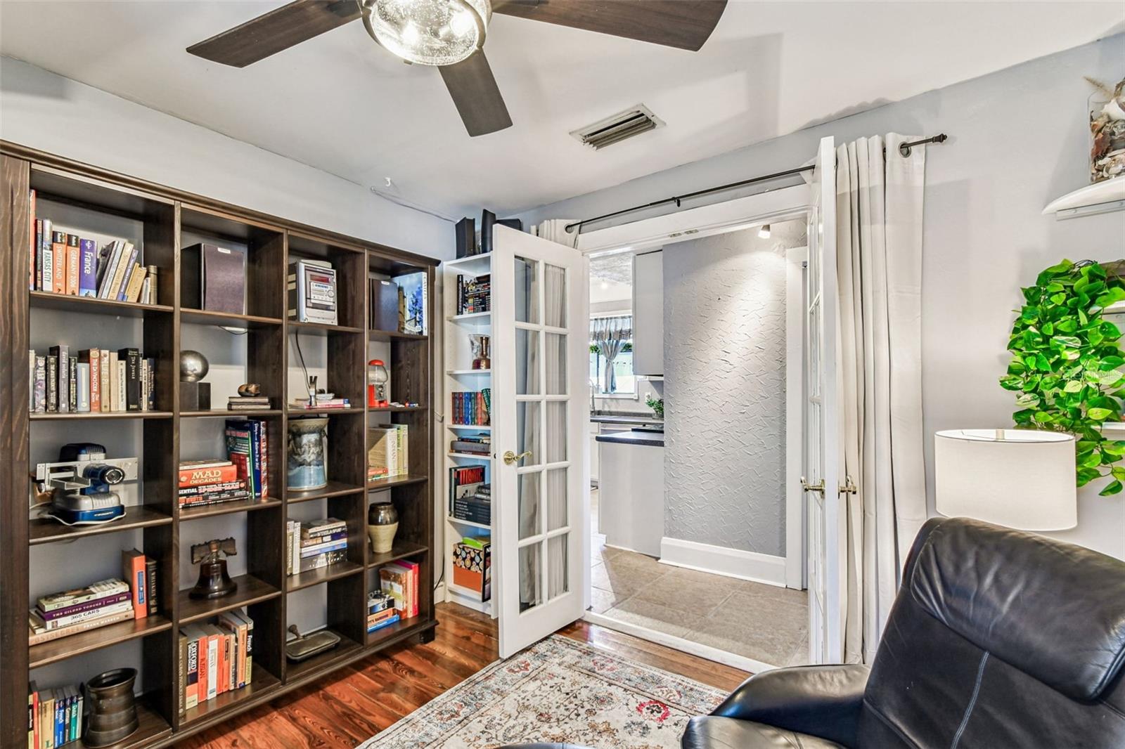 Image 27 of 45 For 906 Hamilton Avenue