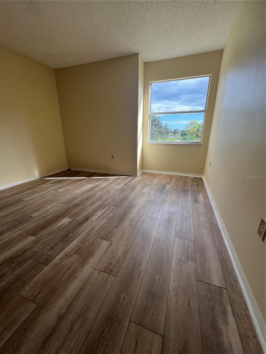 Image 29 of 33 For 2400 Feather Sound Drive 526