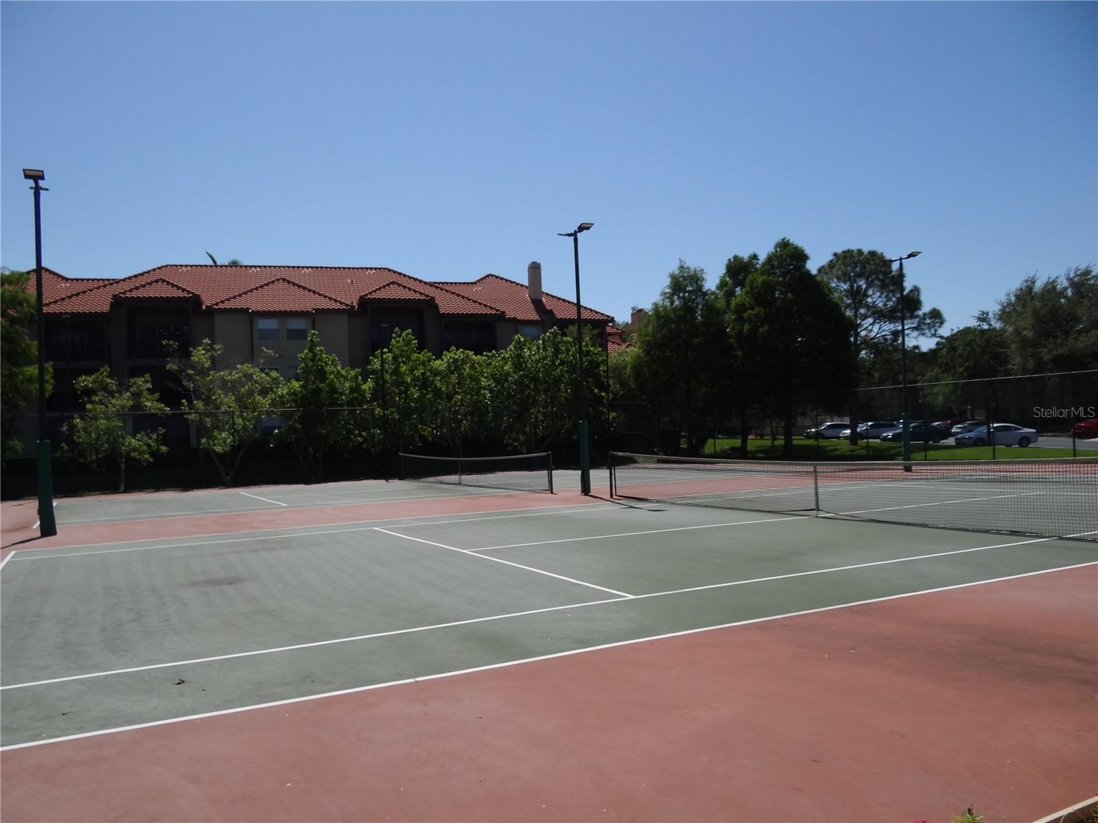 Image 33 of 33 For 2400 Feather Sound Drive 526