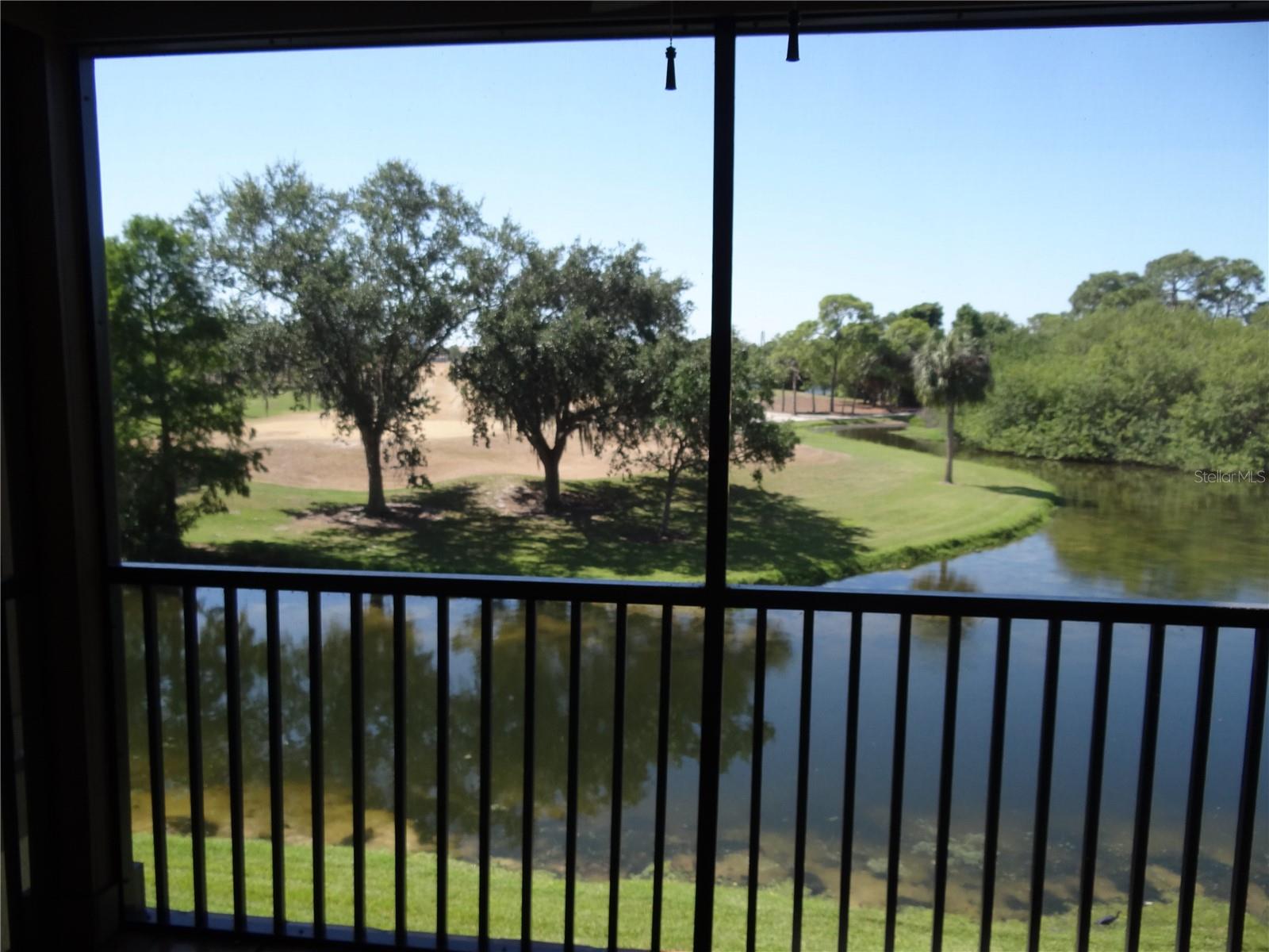 Image 9 of 33 For 2400 Feather Sound Drive 526