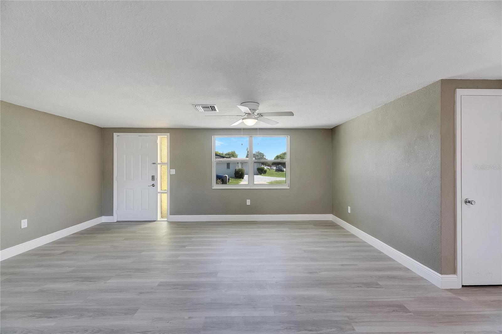 Image 4 of 42 For 4923 Alcea Street