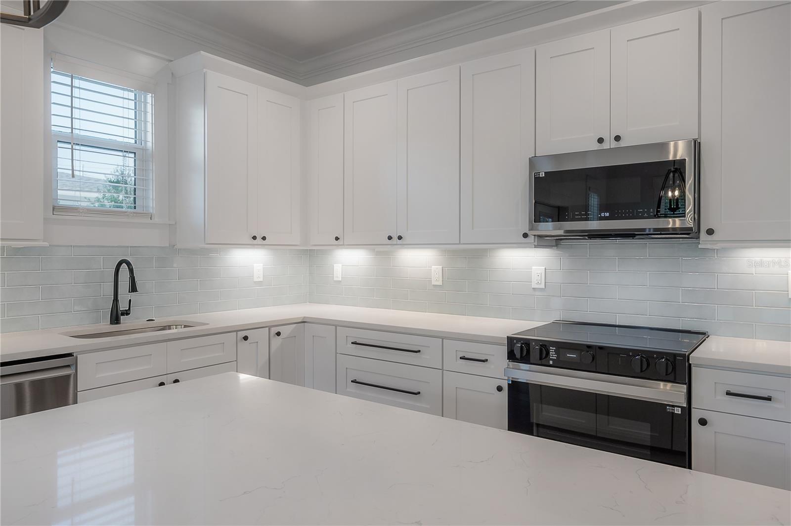 Image 17 of 65 For 807 Ida Street 2
