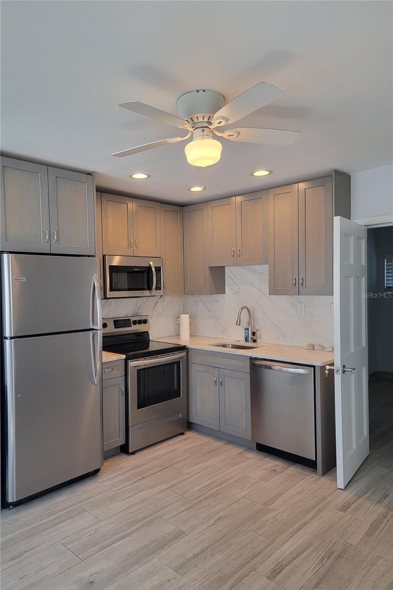 Image 5 of 13 For 605 69th Avenue # 1