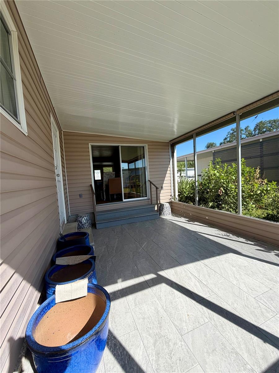 Listing photo id 19 for 10399 67th Avenue 127