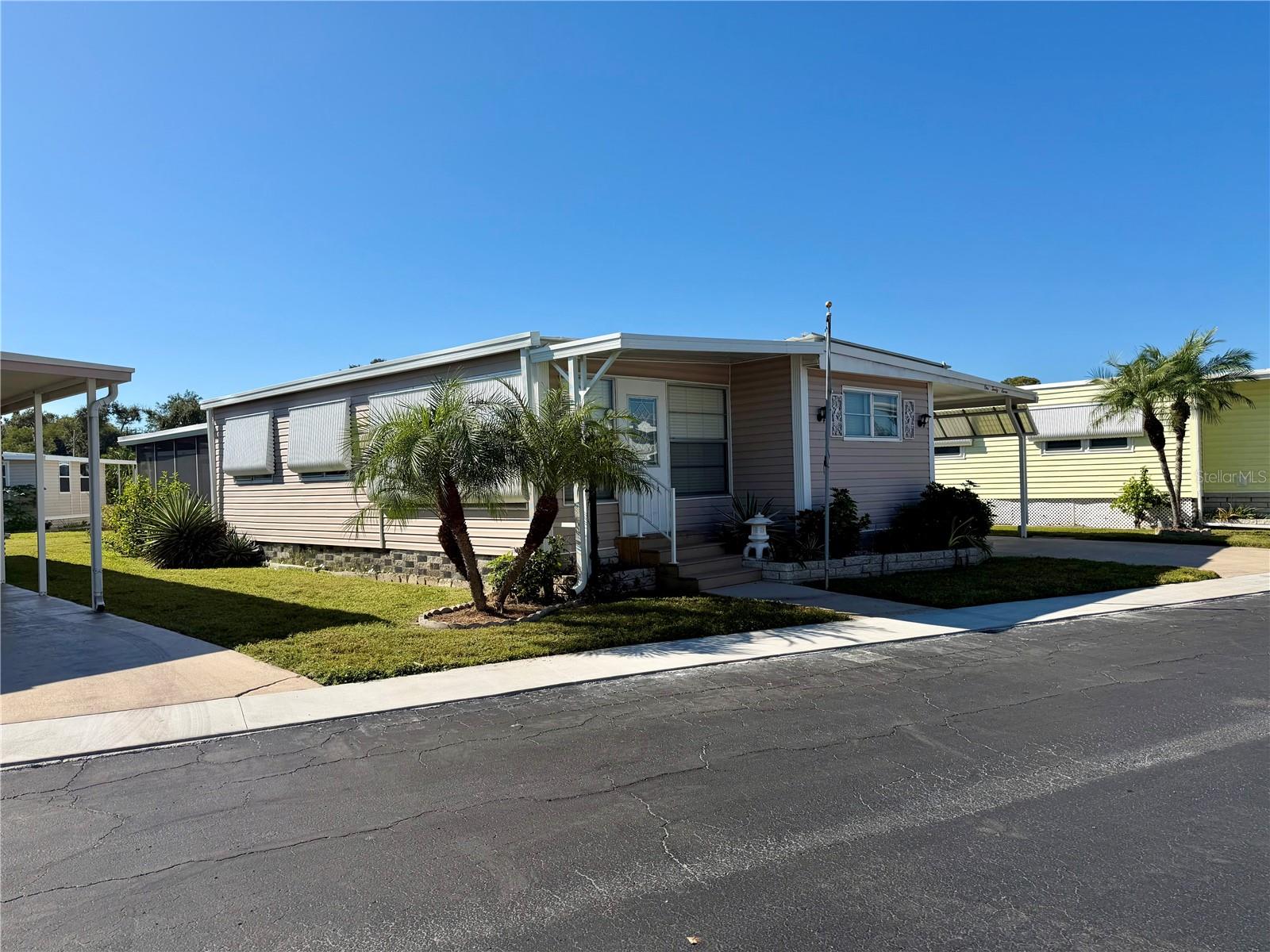 Listing photo id 26 for 10399 67th Avenue 127