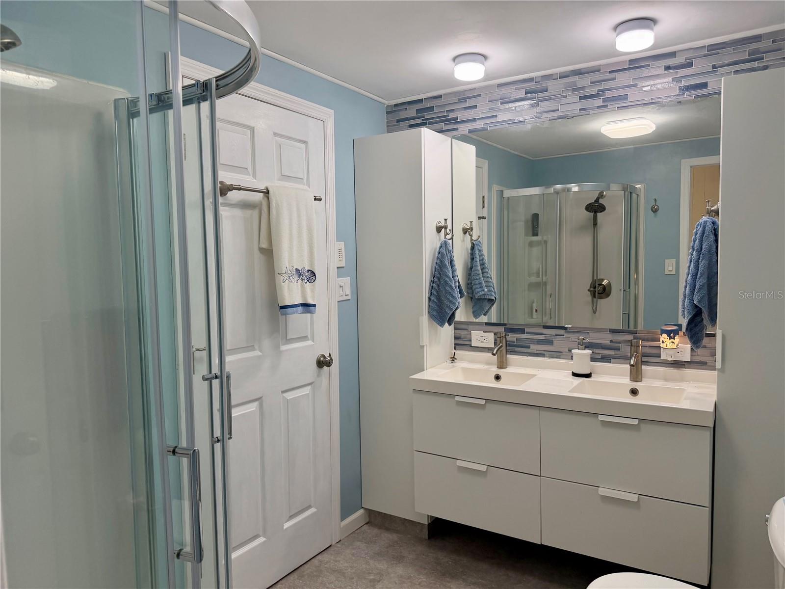 Listing photo id 6 for 10399 67th Avenue 127