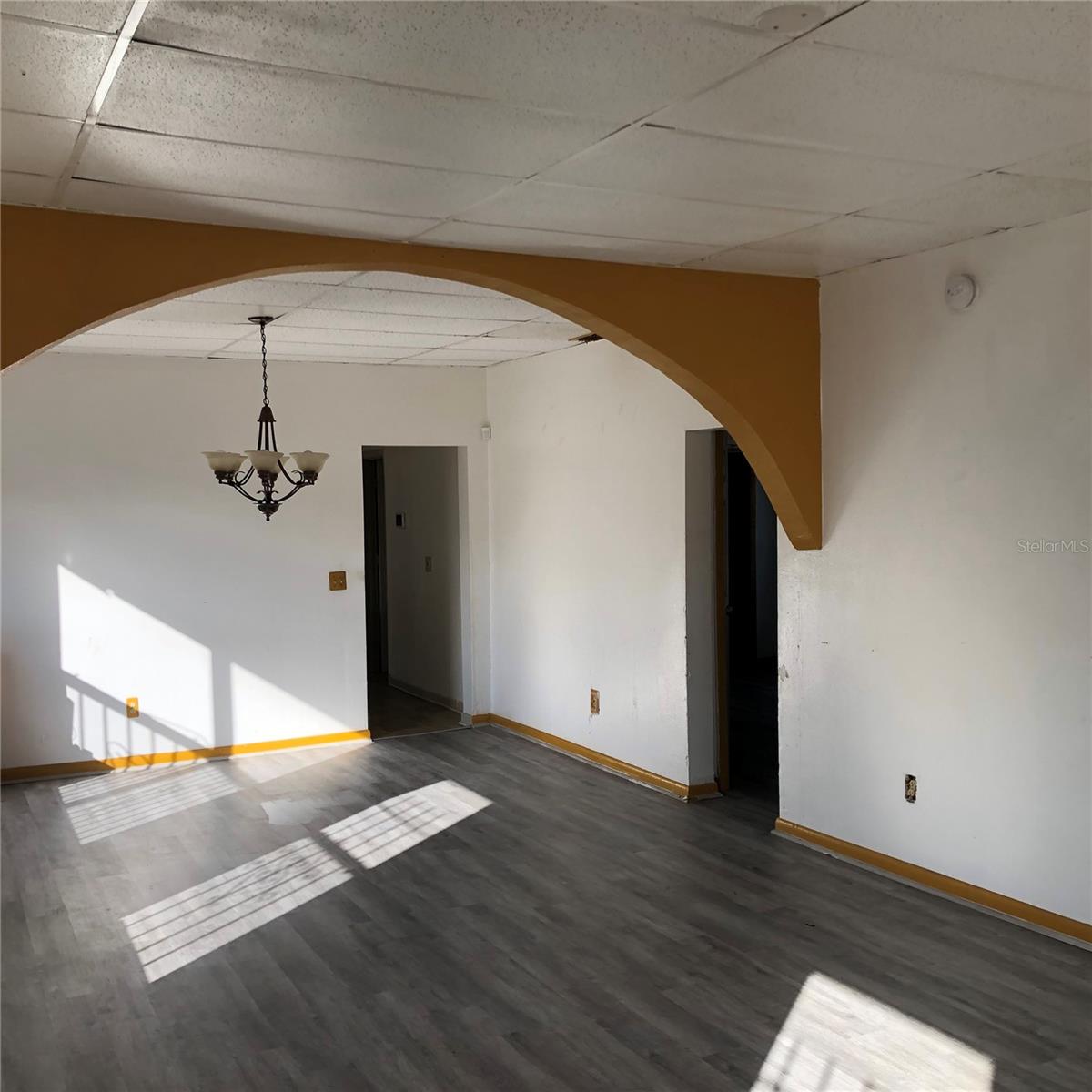 Image 4 of 11 For 1903 Saint Joseph Street