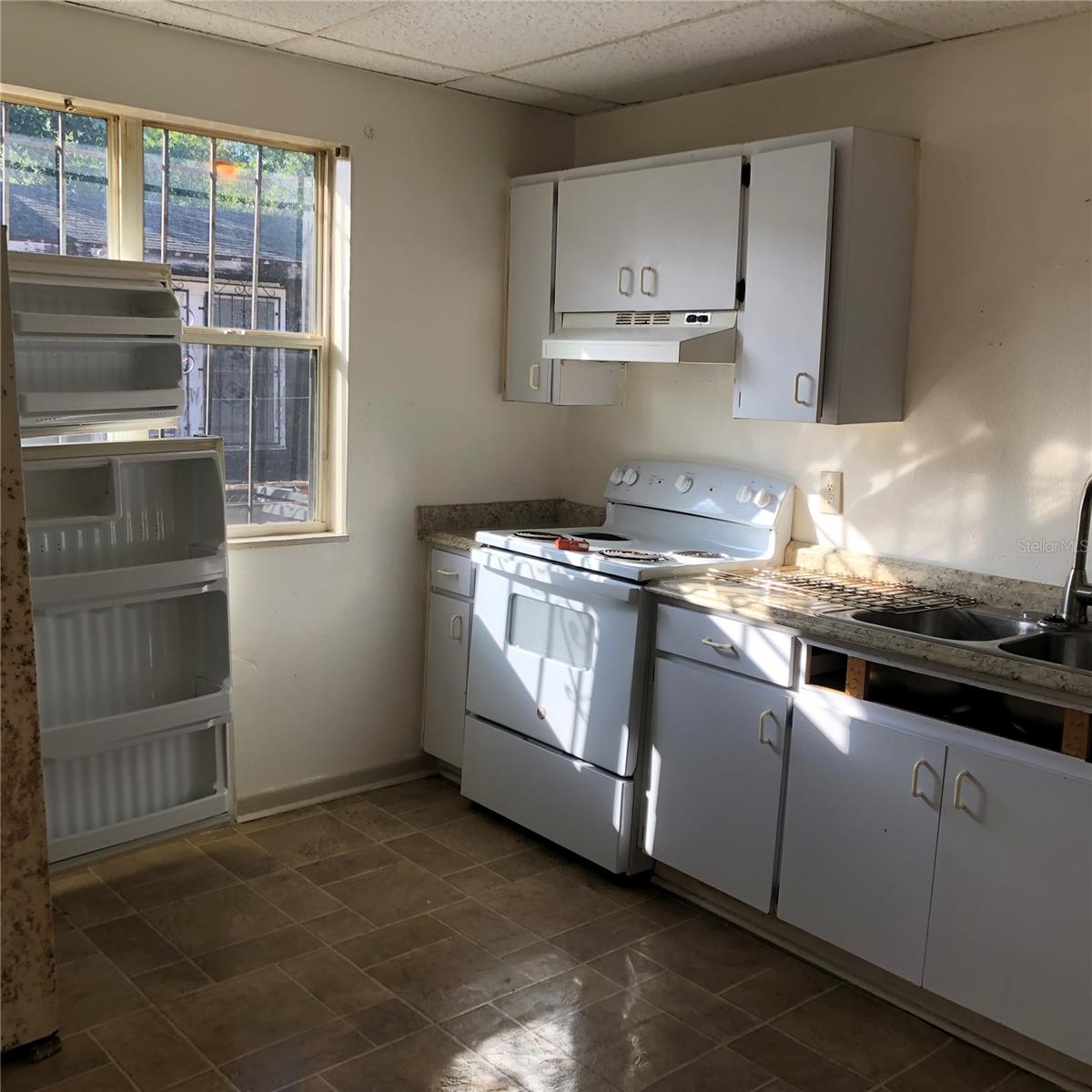 Image 5 of 11 For 1903 Saint Joseph Street