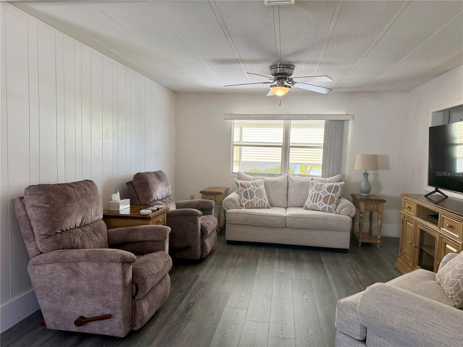 Image 3 of 27 For 10399 67th Avenue 78