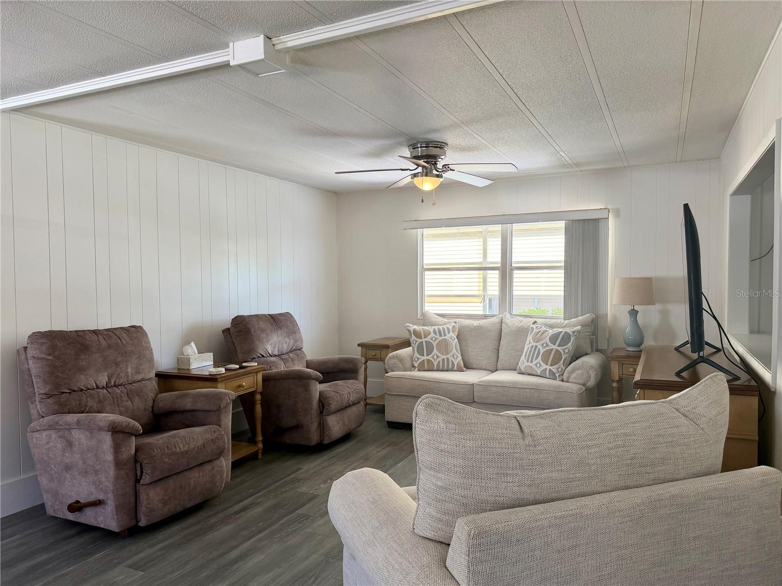 Image 4 of 27 For 10399 67th Avenue 78