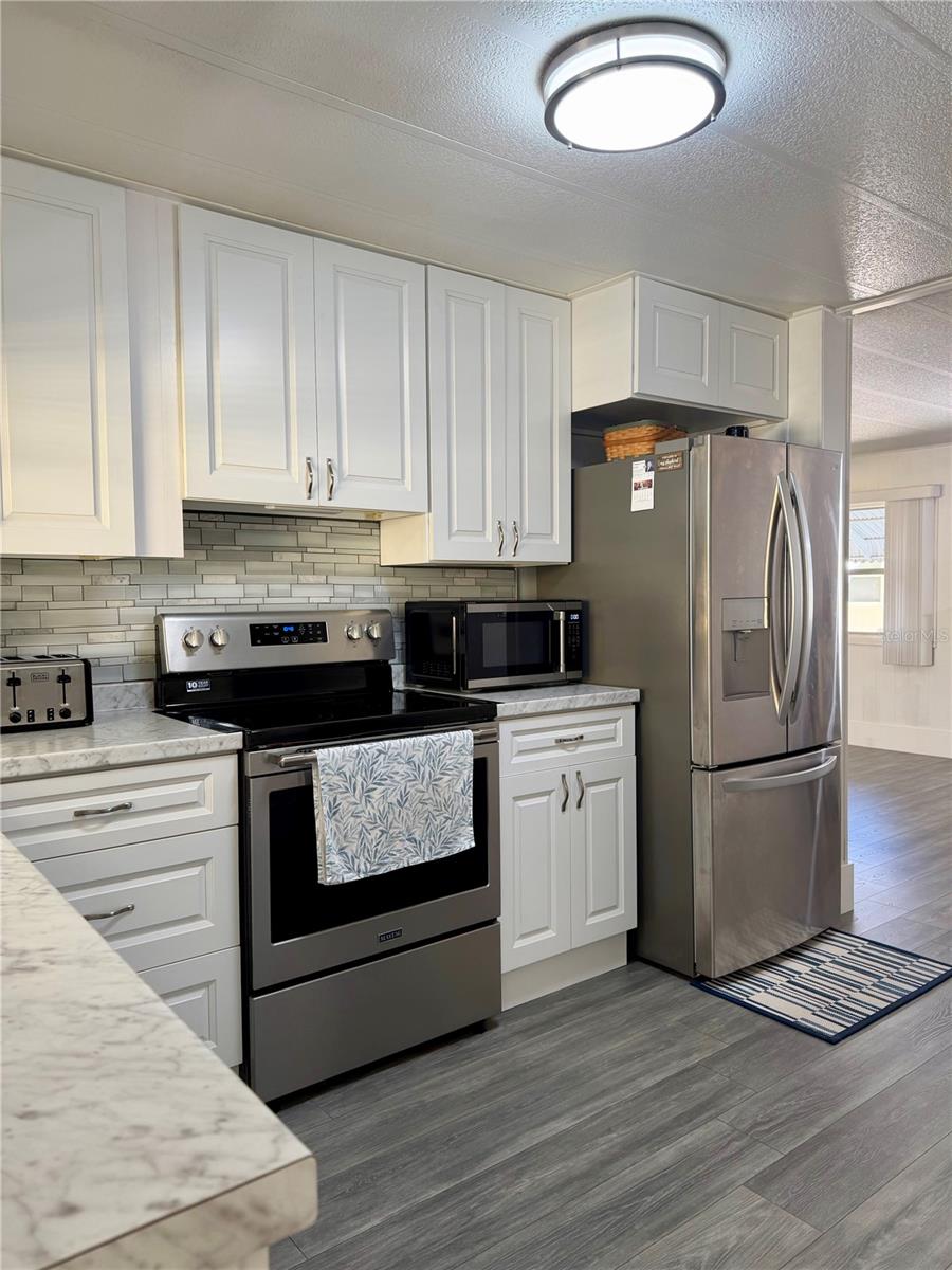 Image 9 of 27 For 10399 67th Avenue 78