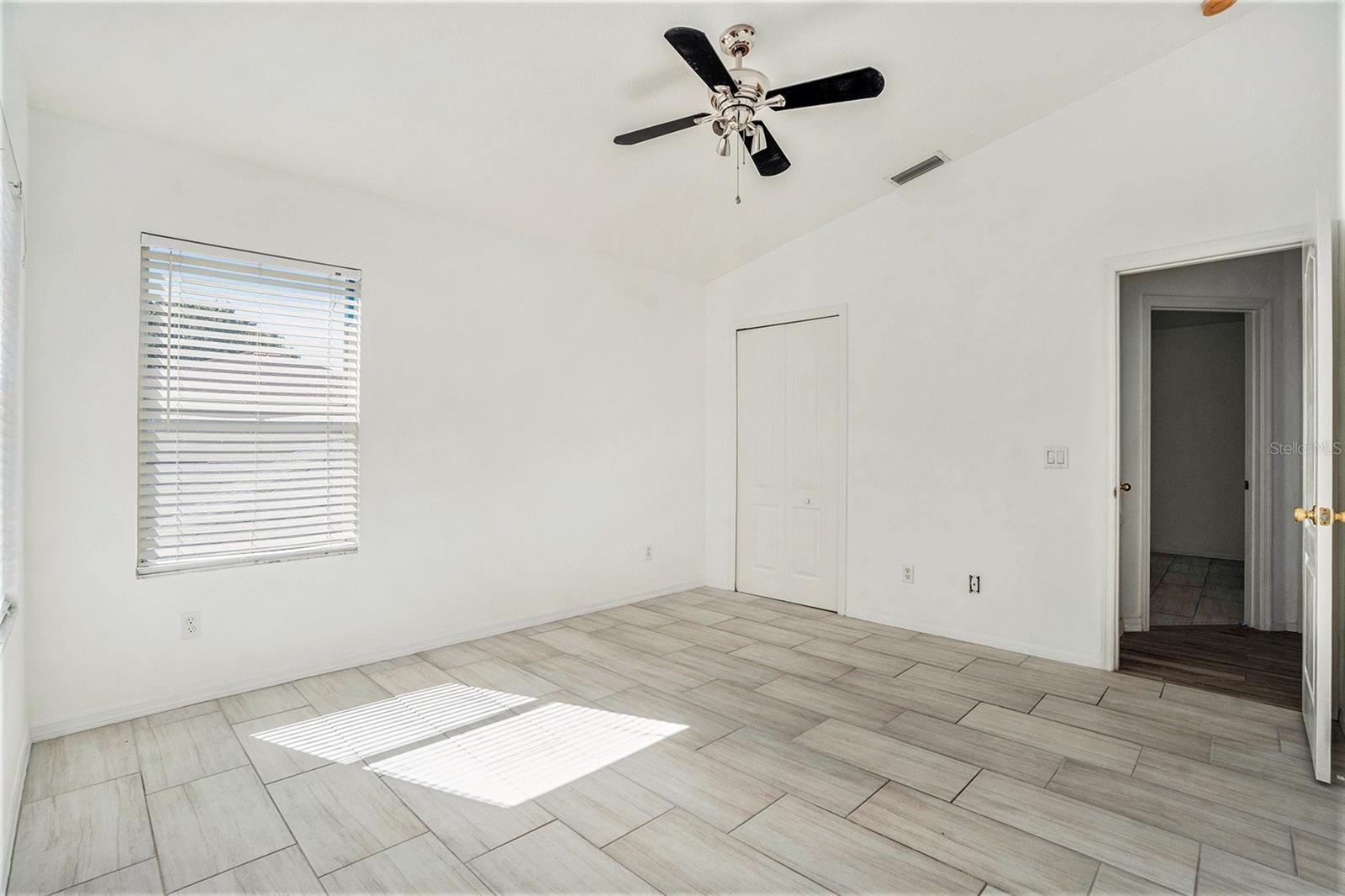 Image 17 of 31 For 10438 Blackmore Drive