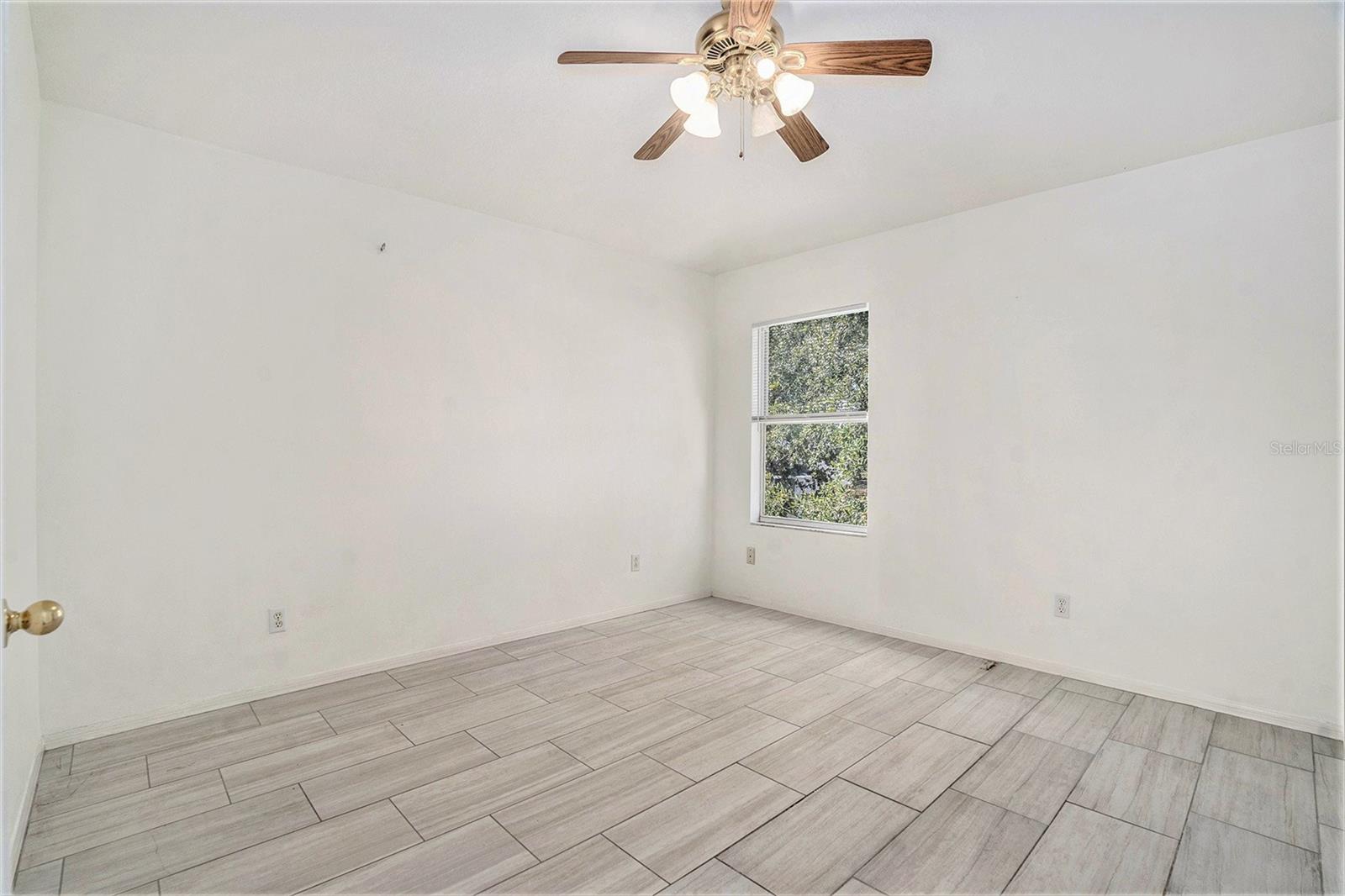 Image 18 of 31 For 10438 Blackmore Drive