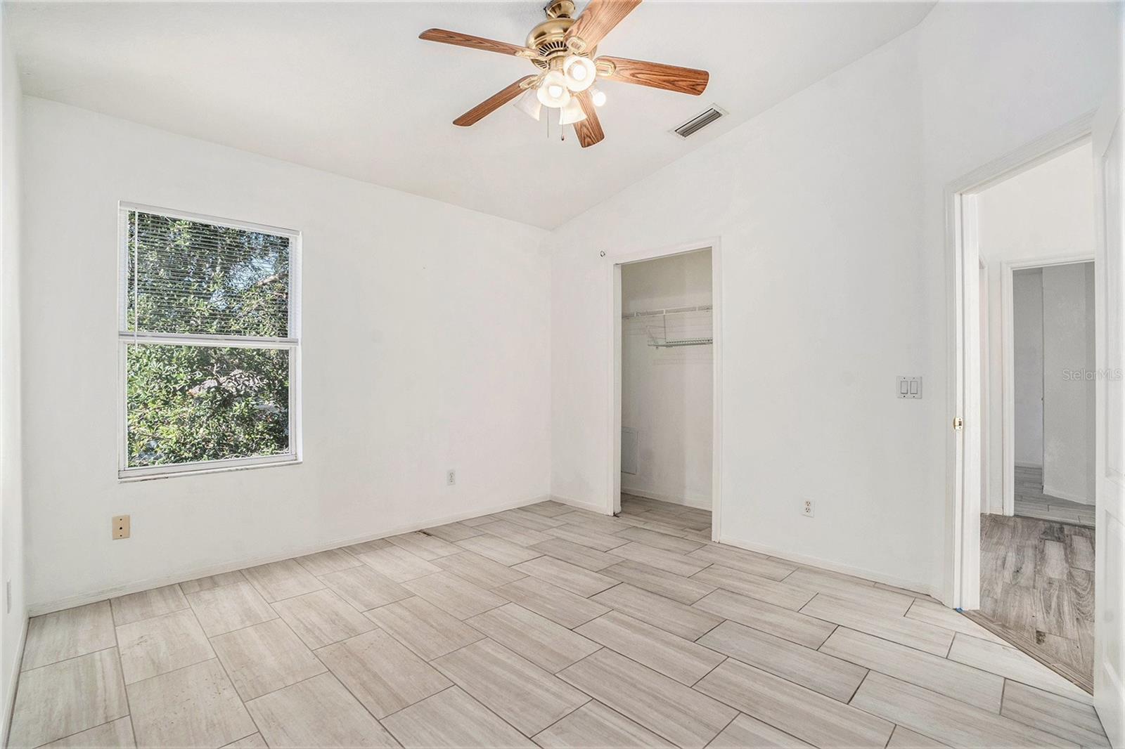 Image 19 of 31 For 10438 Blackmore Drive