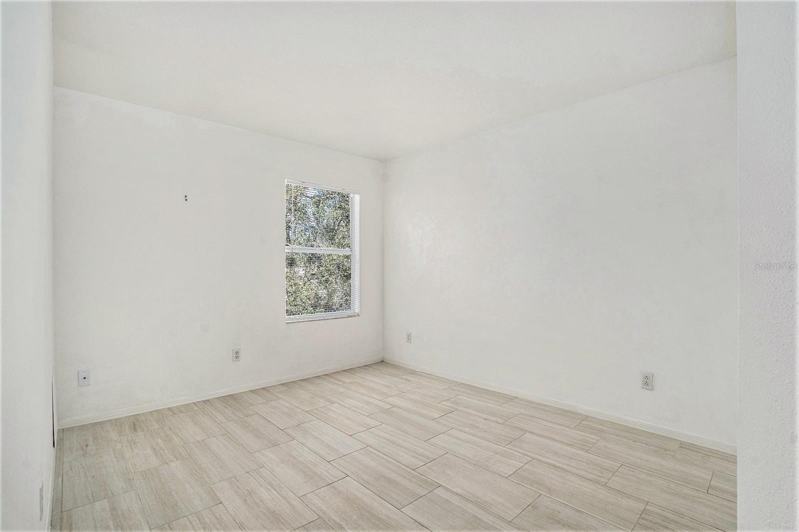 Image 20 of 31 For 10438 Blackmore Drive