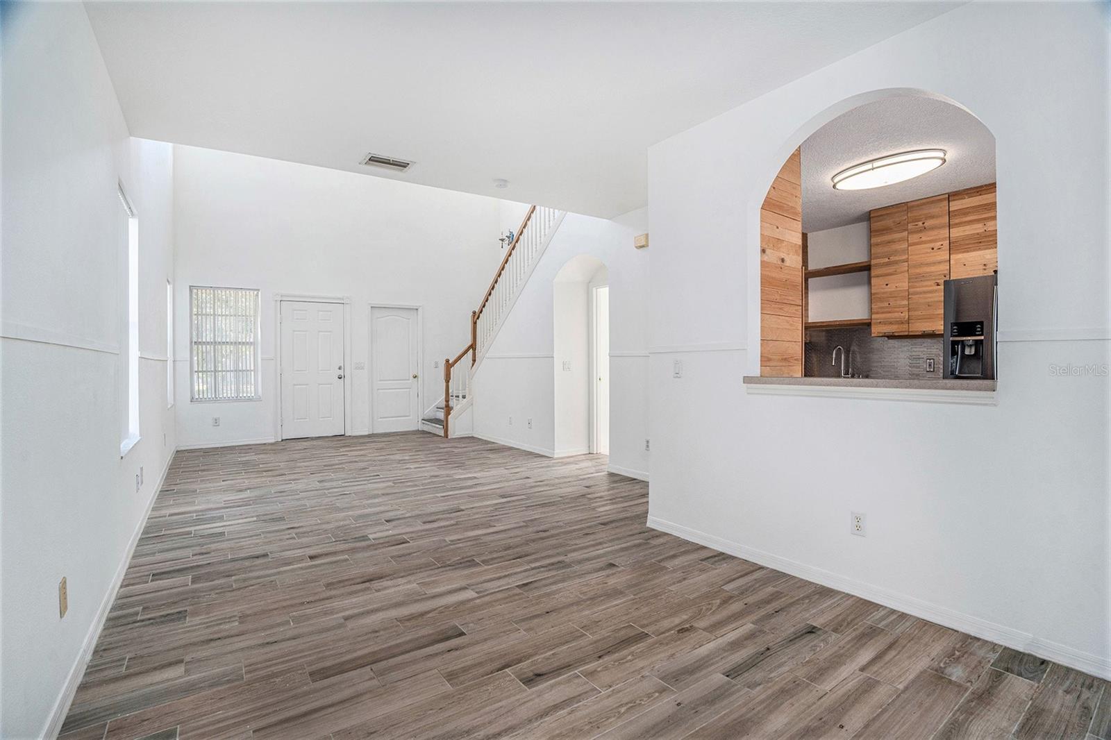 Image 7 of 31 For 10438 Blackmore Drive