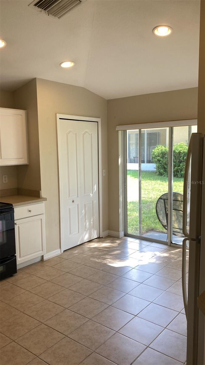 Image 7 of 24 For 19044 Dunlap Court