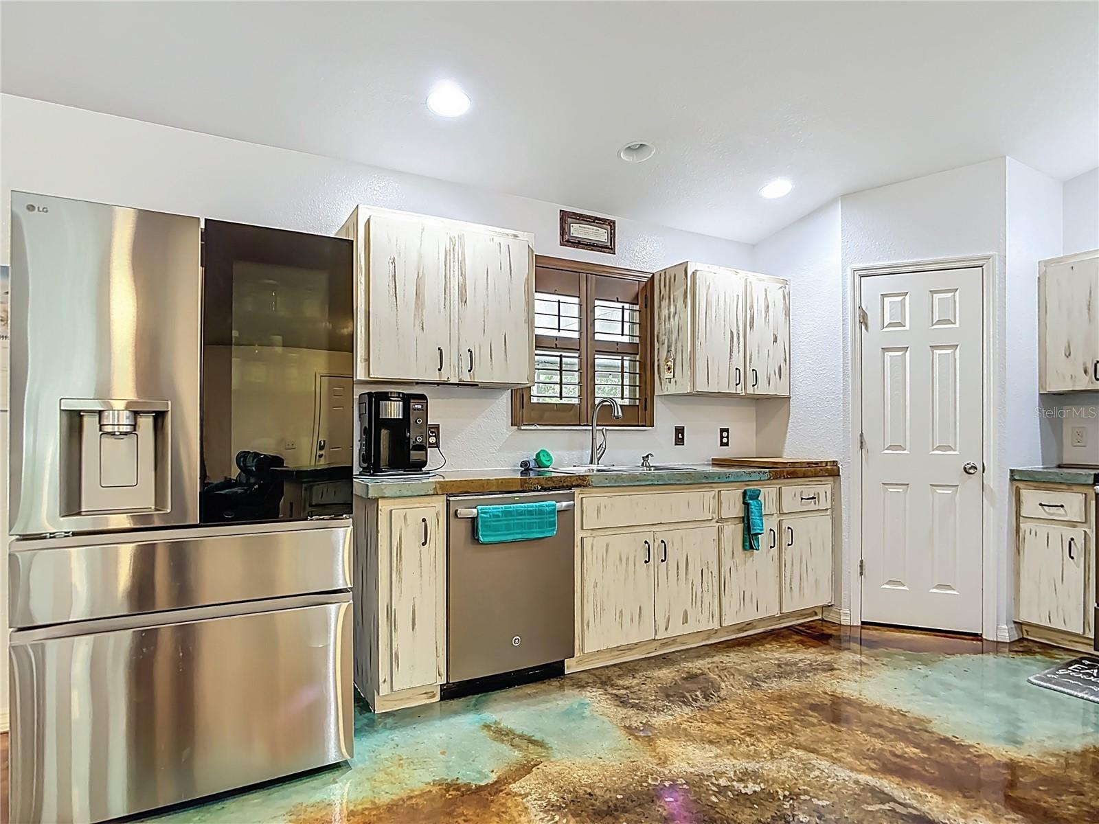 Image 18 of 64 For 3114 Brown Road