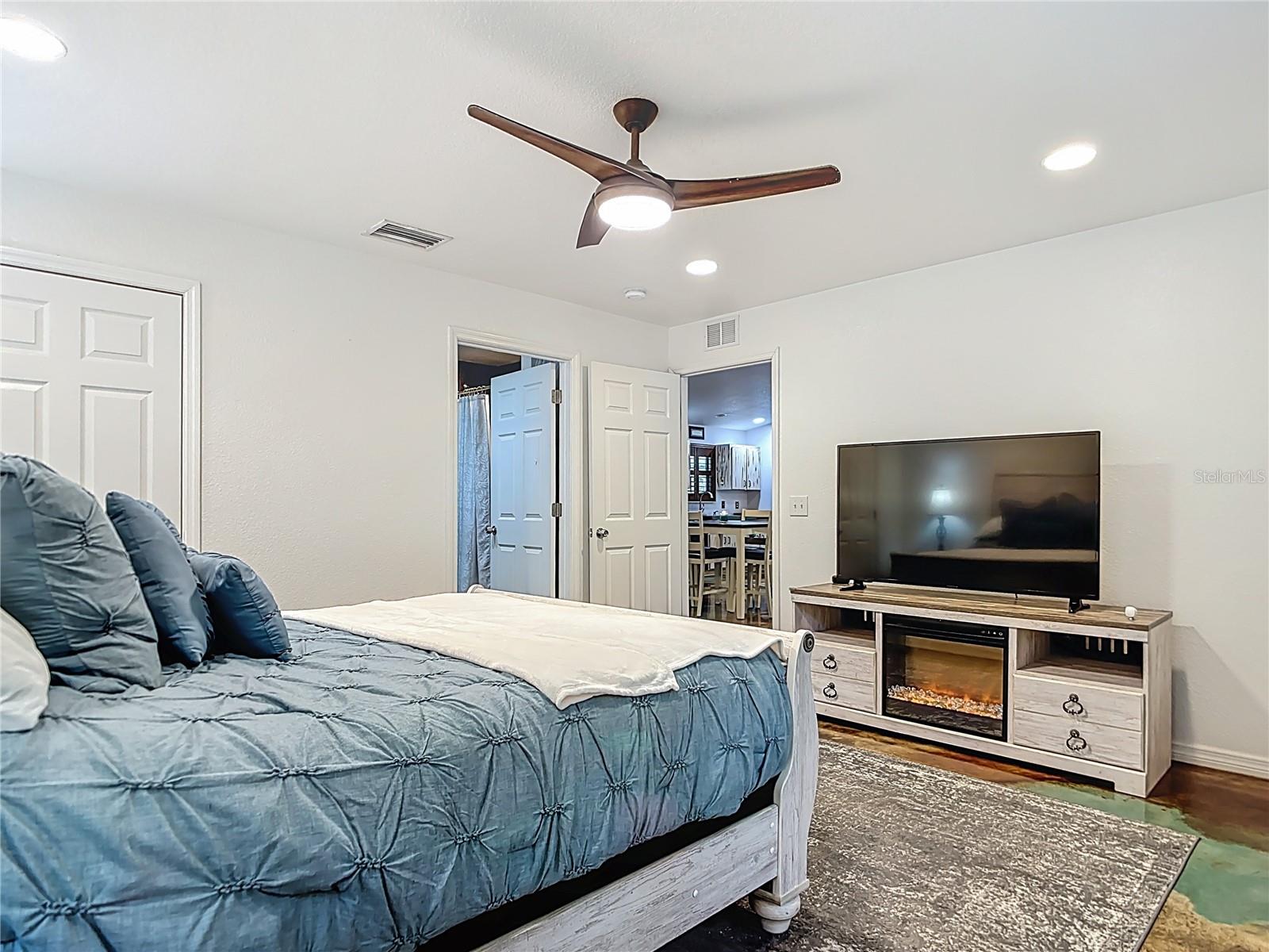 Image 28 of 64 For 3114 Brown Road