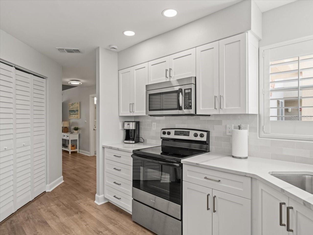 Image 10 of 50 For 5900 Bahia Del Mar Circle 238