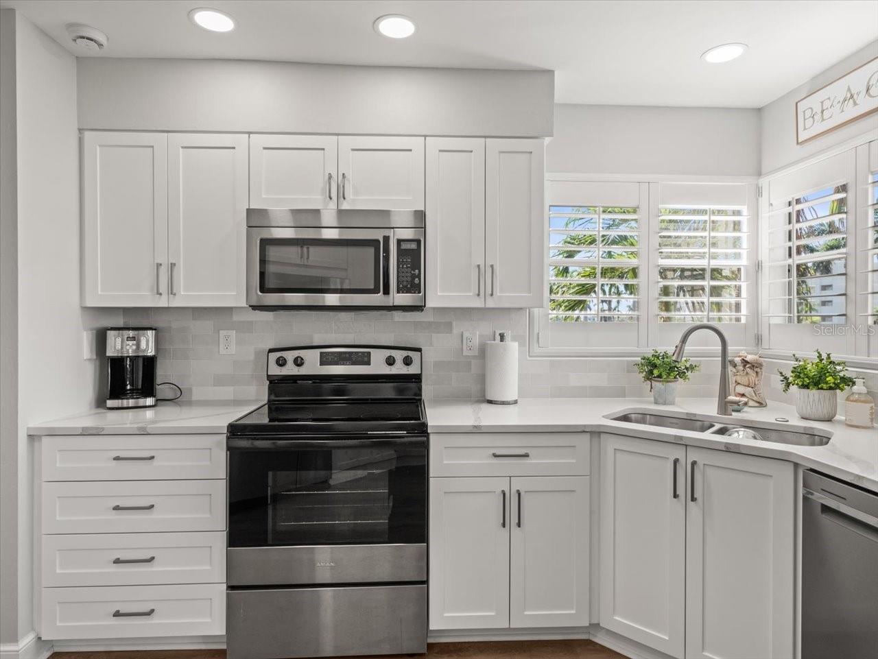 Image 8 of 50 For 5900 Bahia Del Mar Circle 238