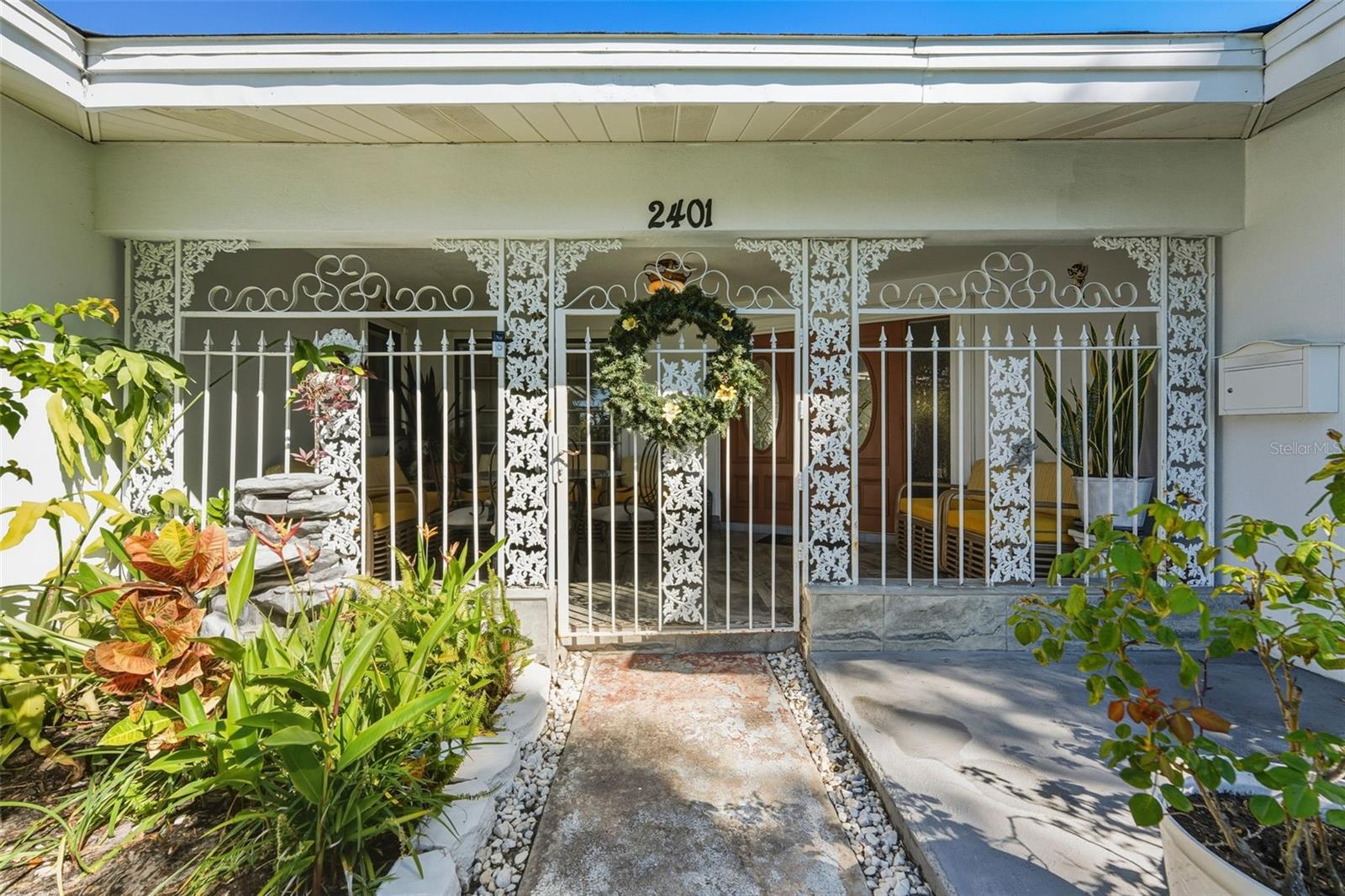 Image 5 of 39 For 2401 26th Avenue S