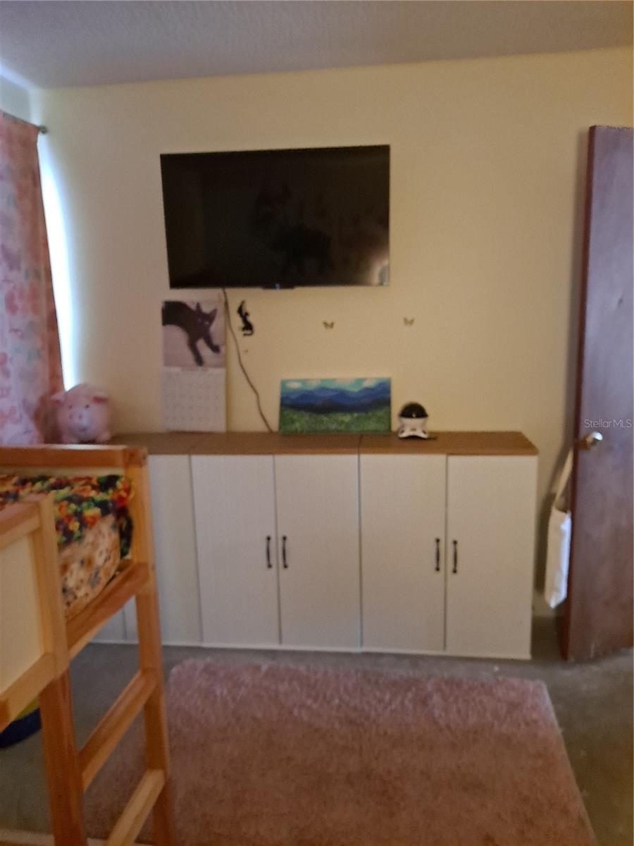 Image 12 of 21 For 15911 Country Farm