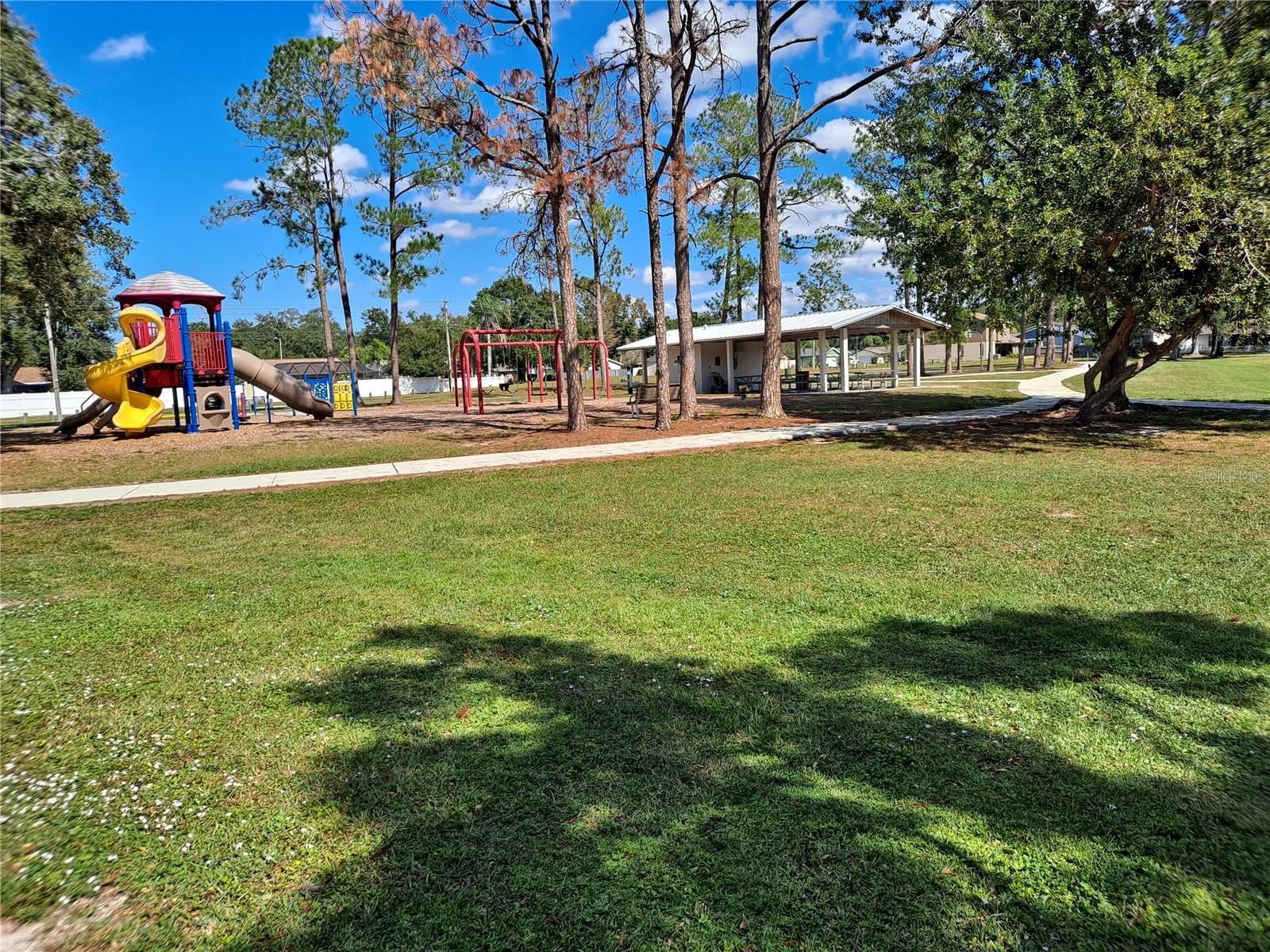 Image 3 of 4 For 15911 Country Farm