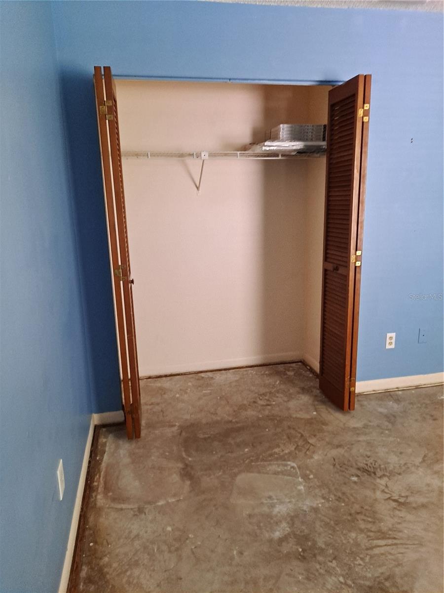 Image 6 of 21 For 15911 Country Farm